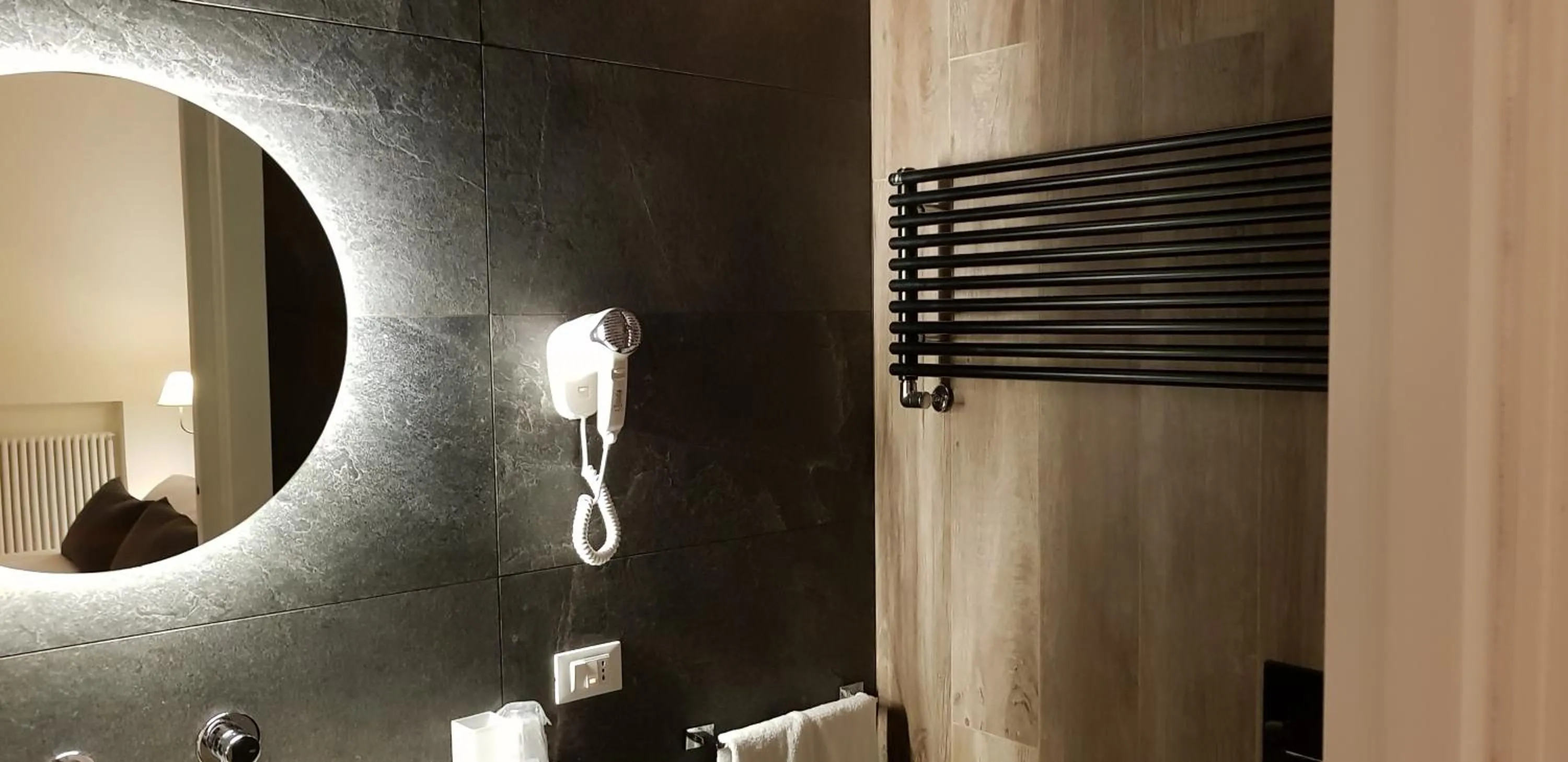 Bathroom in Bed Milano Linate