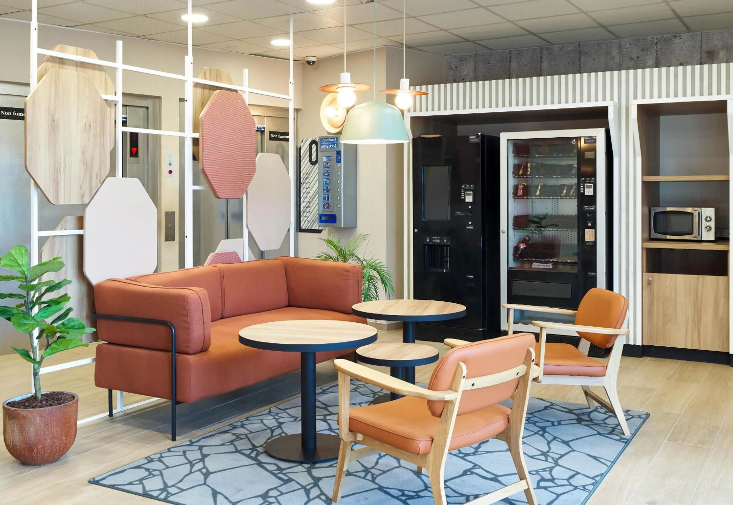 Lobby or reception in B&B HOTEL Paris Porte de la Villette