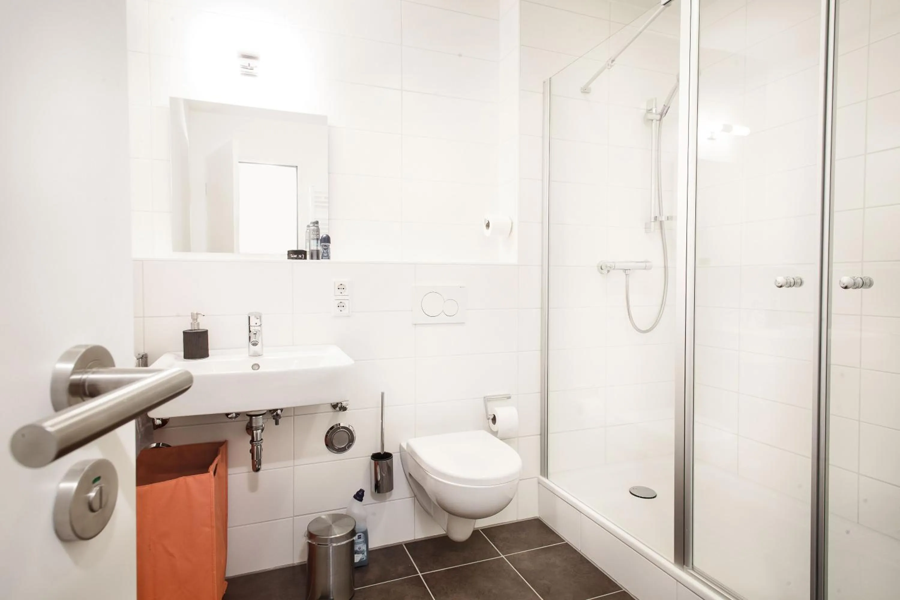 Shower in smartments Hamburg Aussenalster