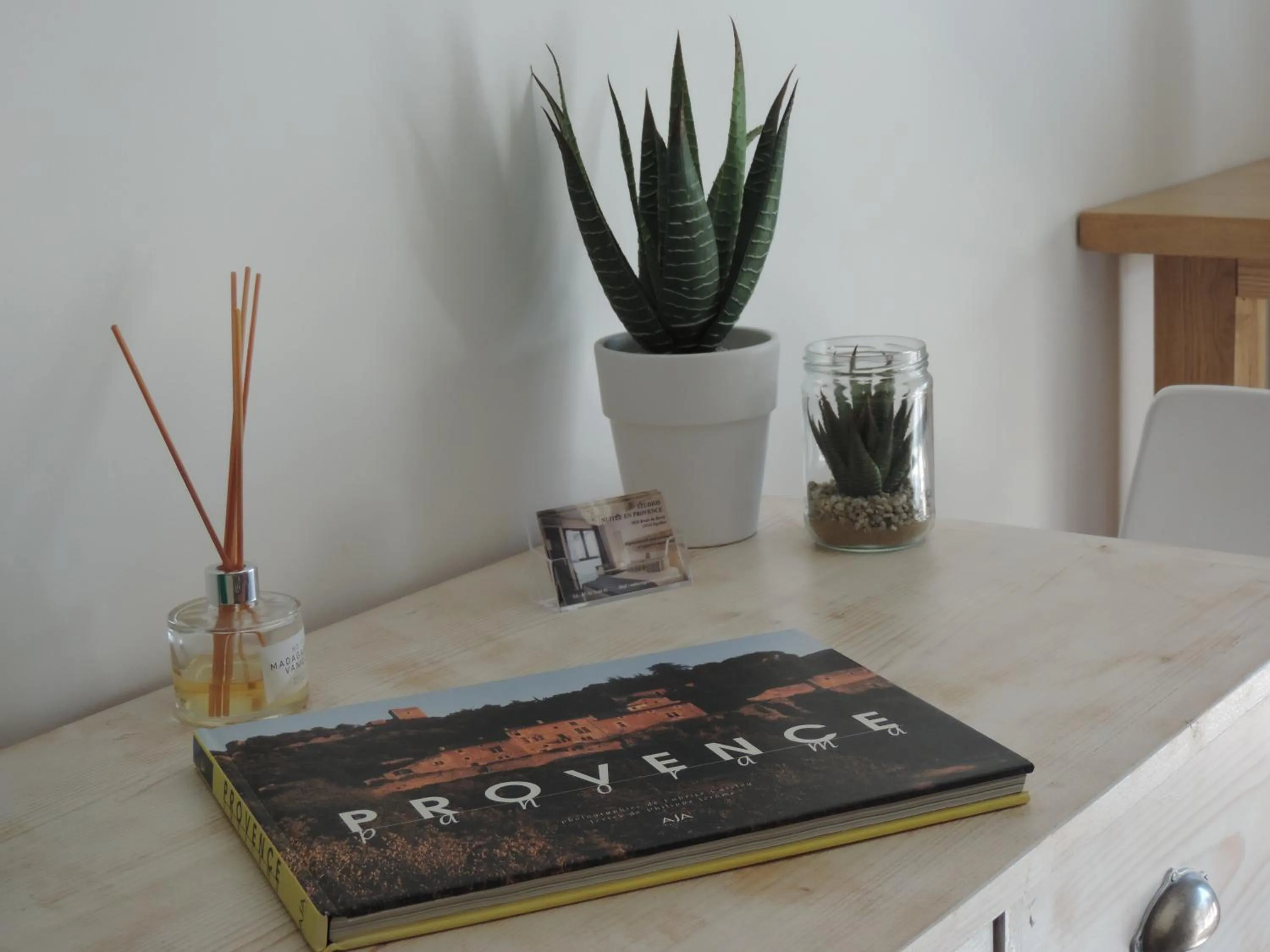 Decorative detail in Studios Nuitée en Provence