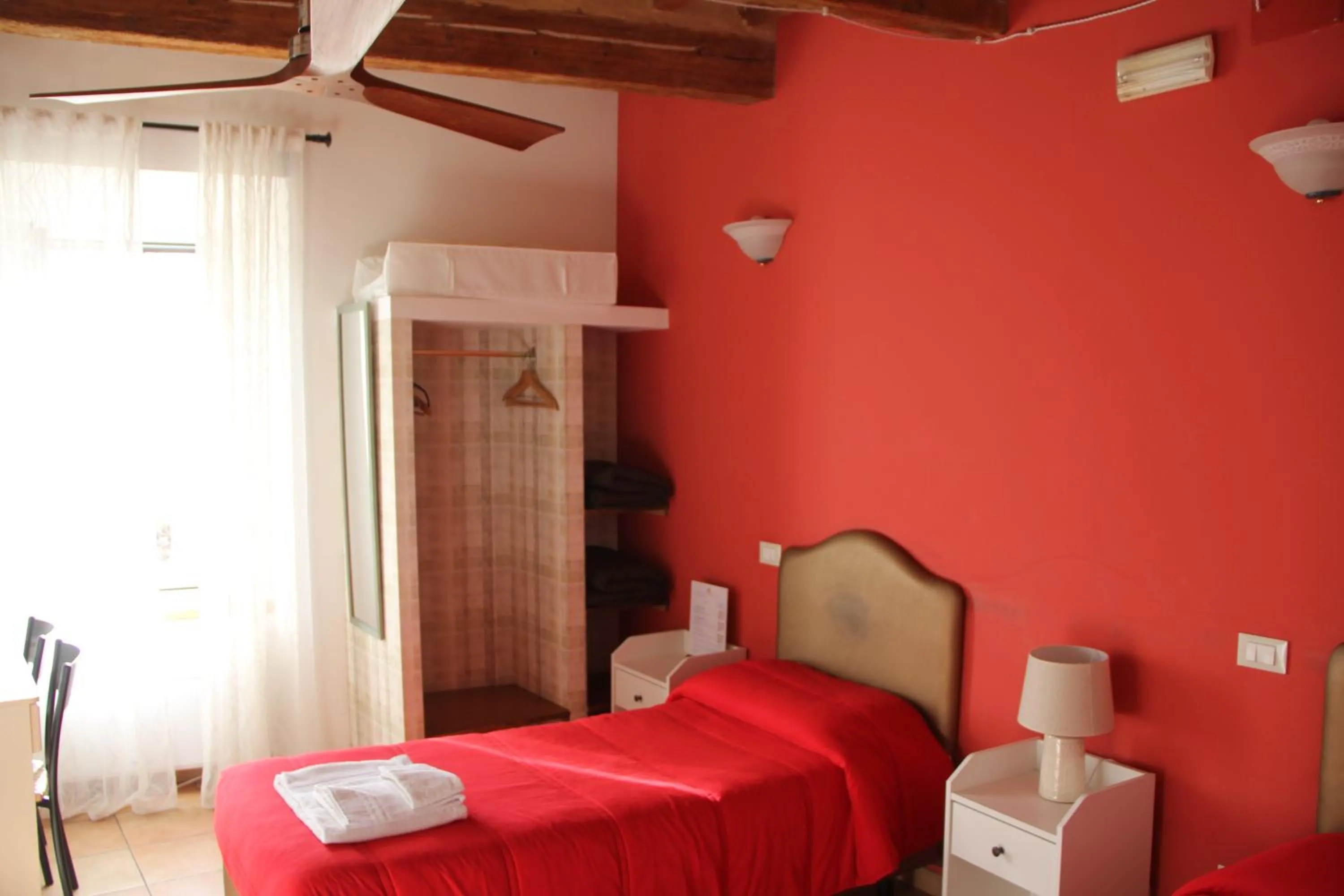 Bed in Porta Mazzini Affittacamere