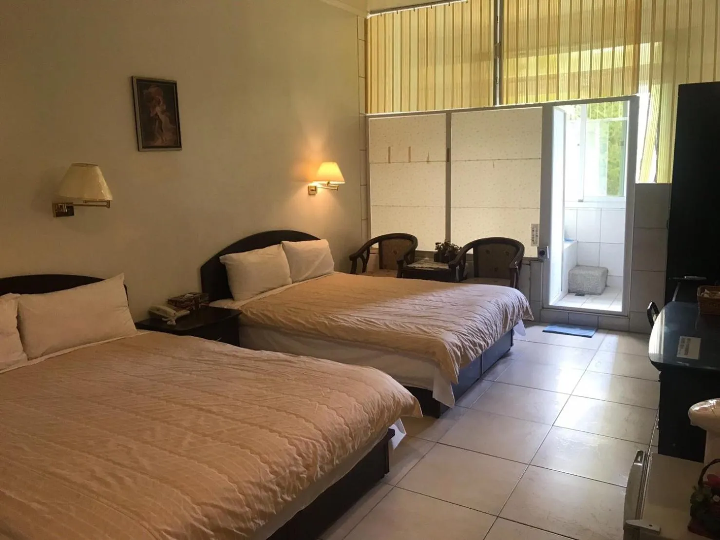 Photo of the whole room, Bed in Songboling Hot Spring Inn