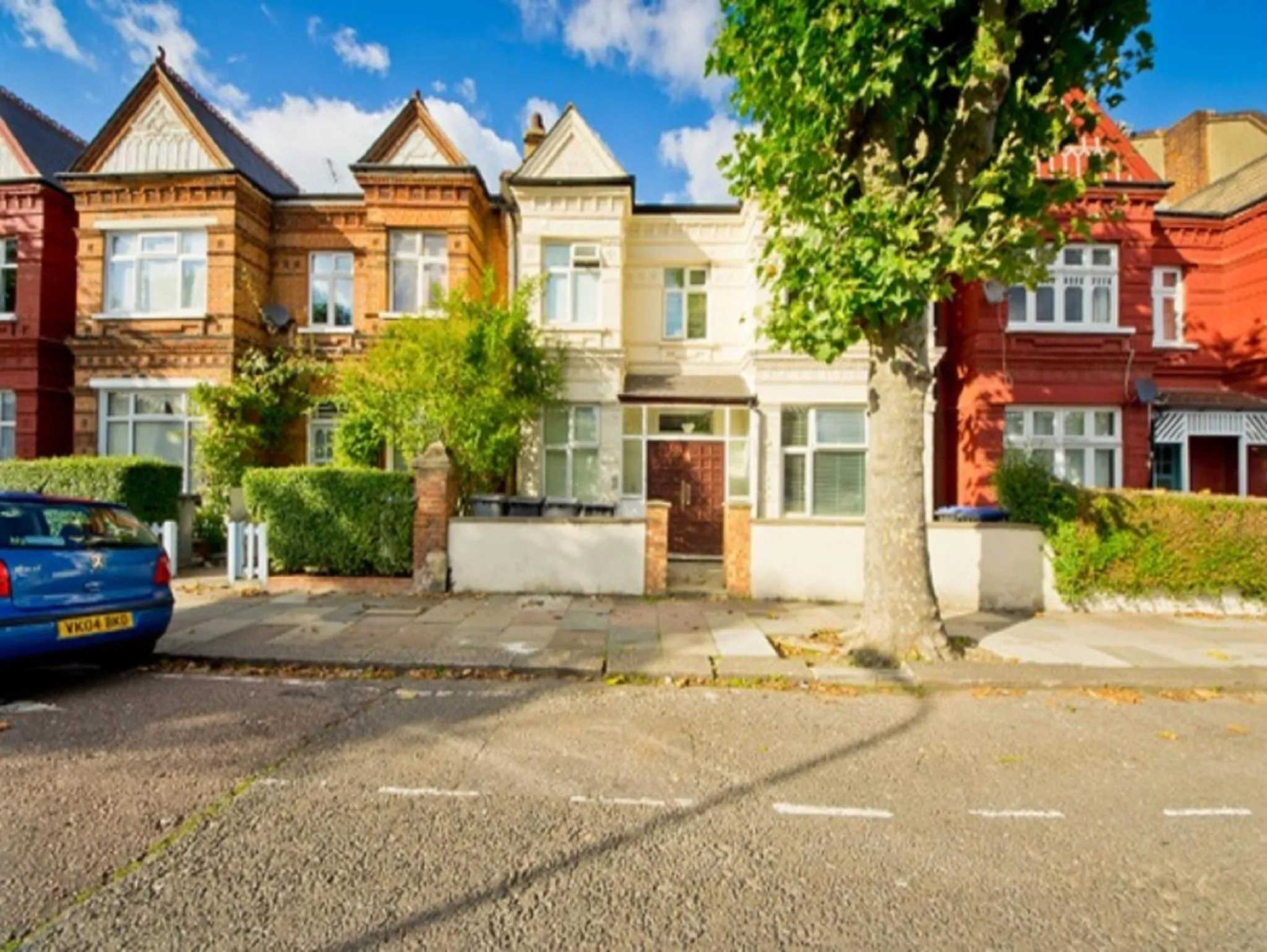 Property building in London Queen Park Apartments