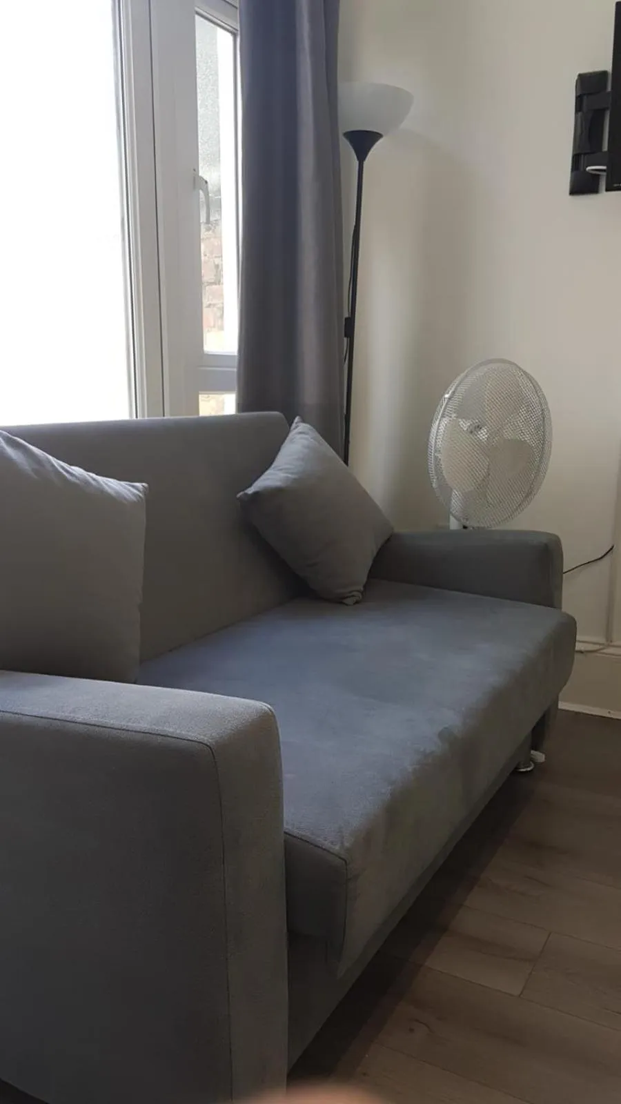 Bed in London Queen Park Apartments