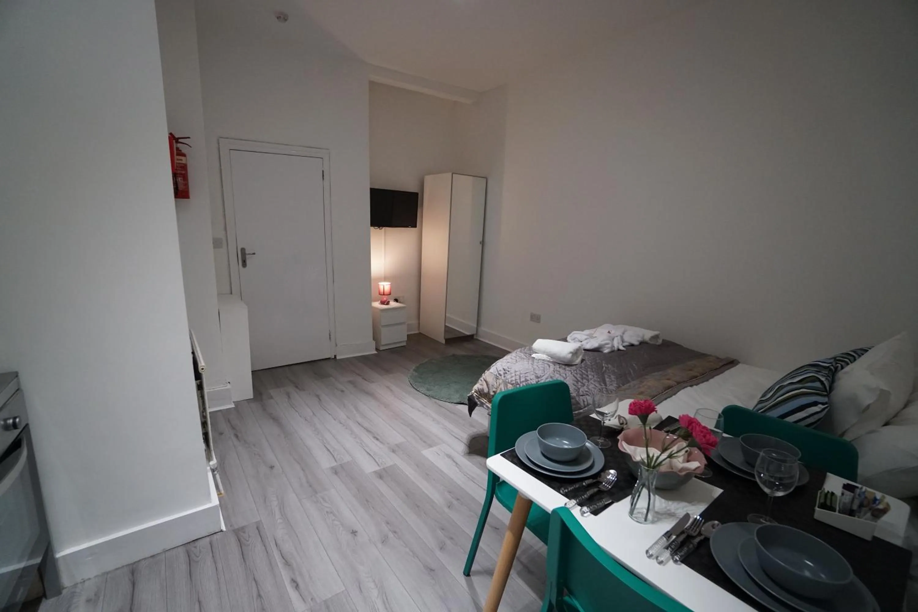 Bed in London Queen Park Apartments