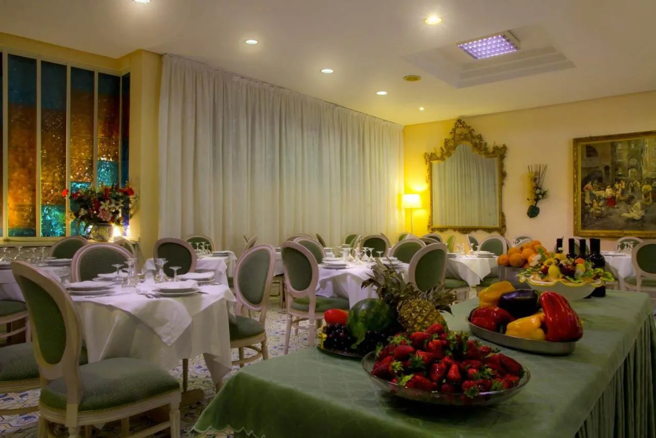 Restaurant/places to eat in Hotel Posta