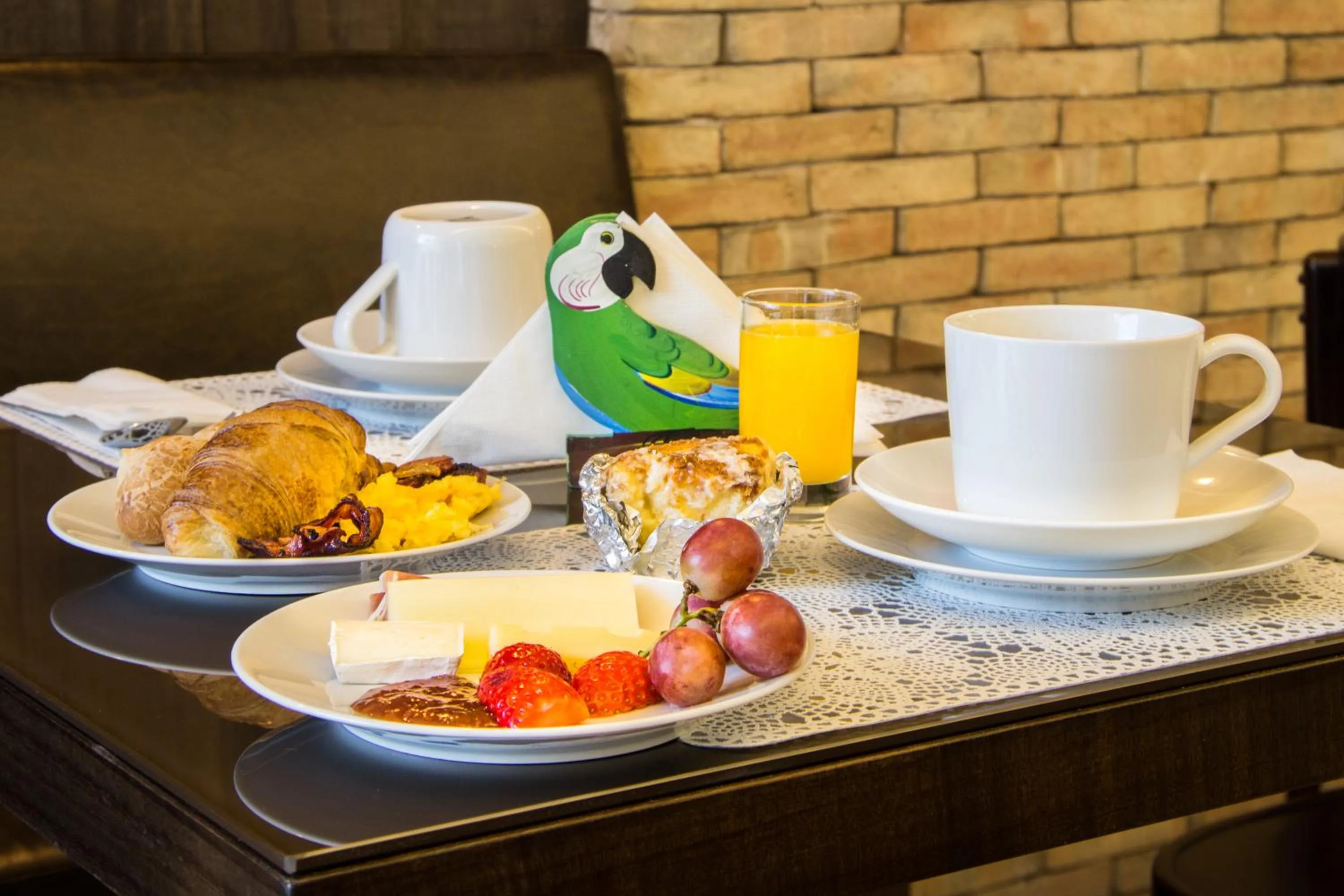 Breakfast in Miragaia House