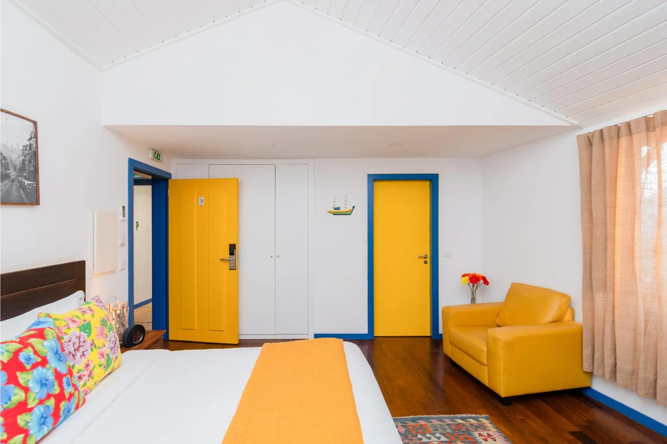 Photo of the whole room, Bed in Miragaia House