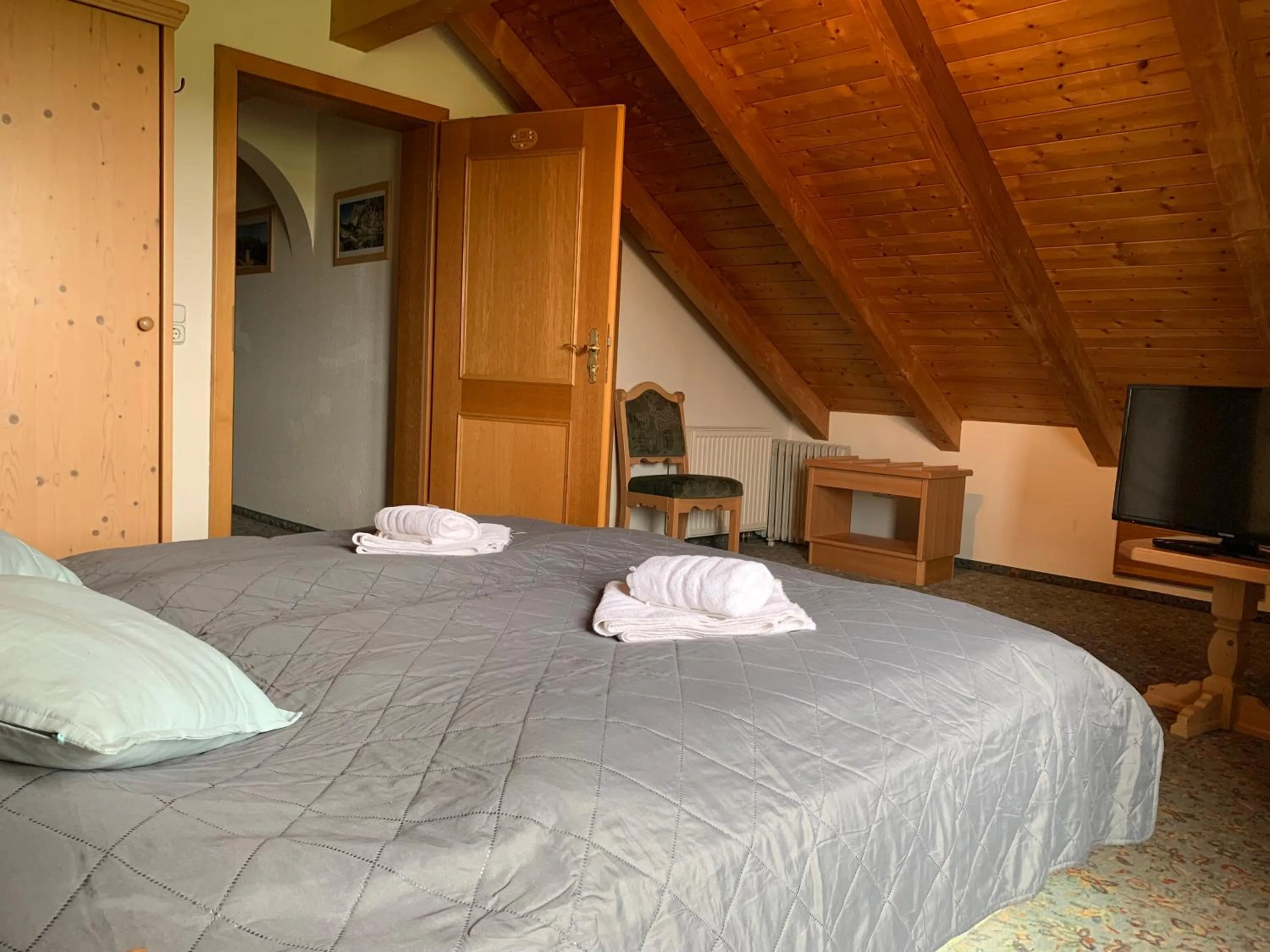 Bed in Gasthof Sonnenheim