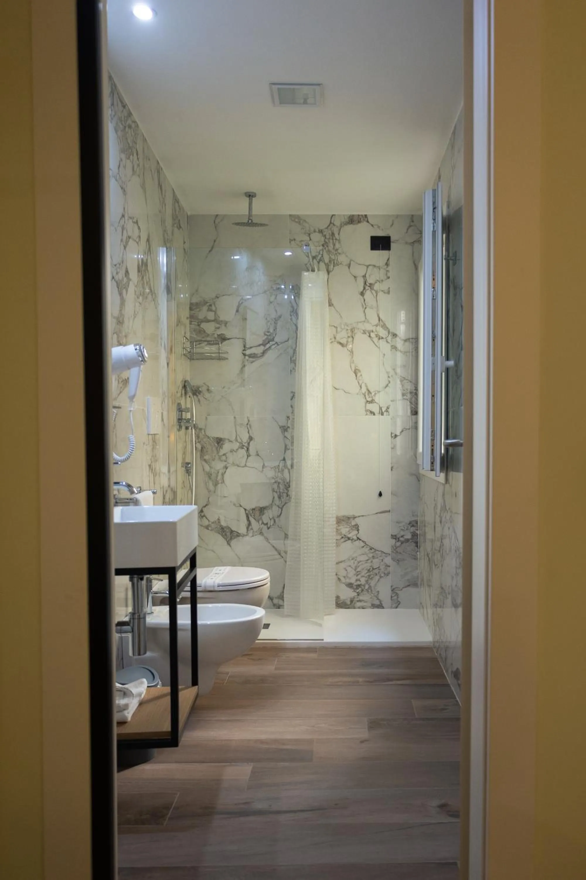 Bathroom in JR Hotels Hermes Firenze