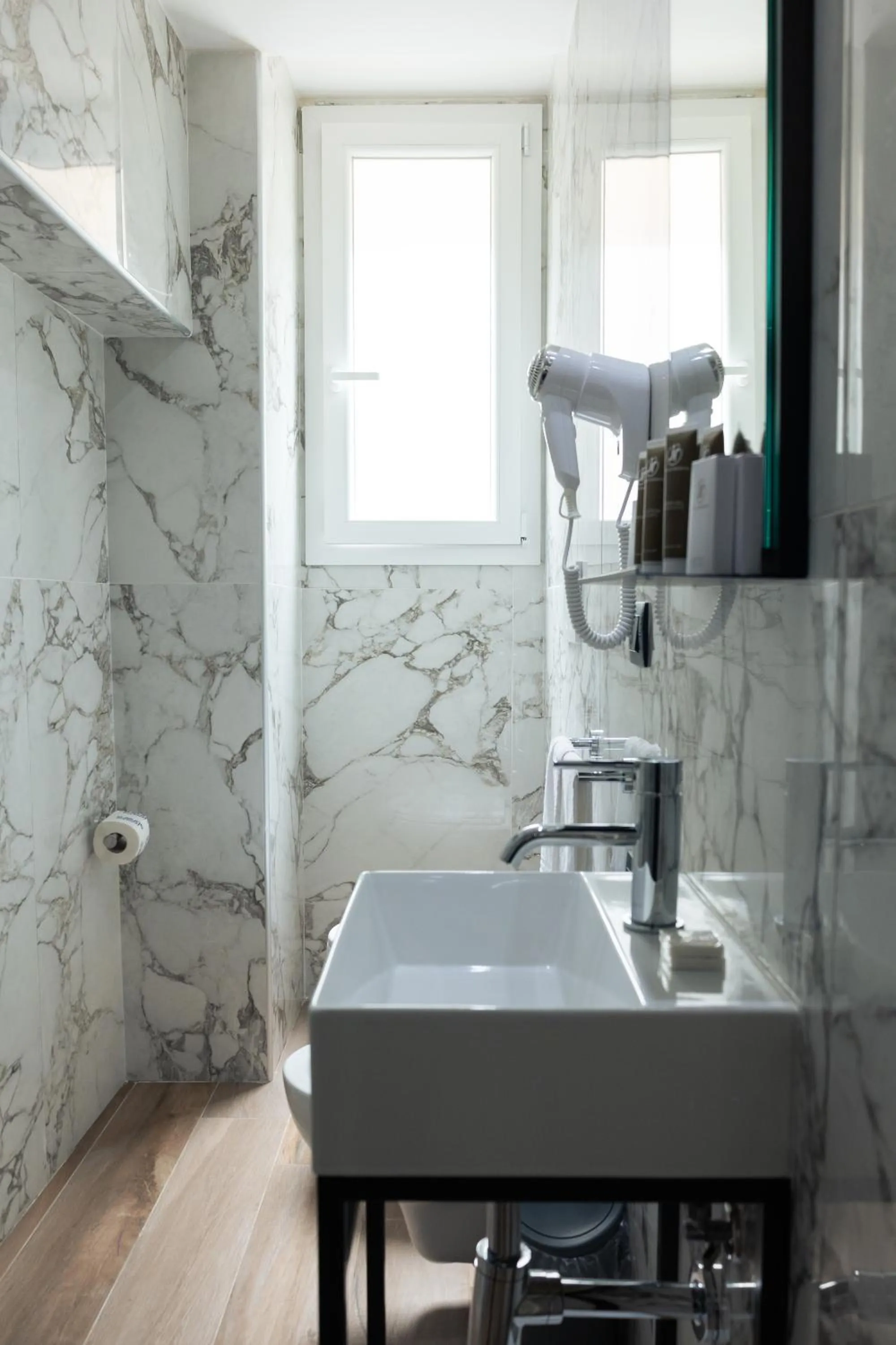 Bathroom in JR Hotels Hermes Firenze