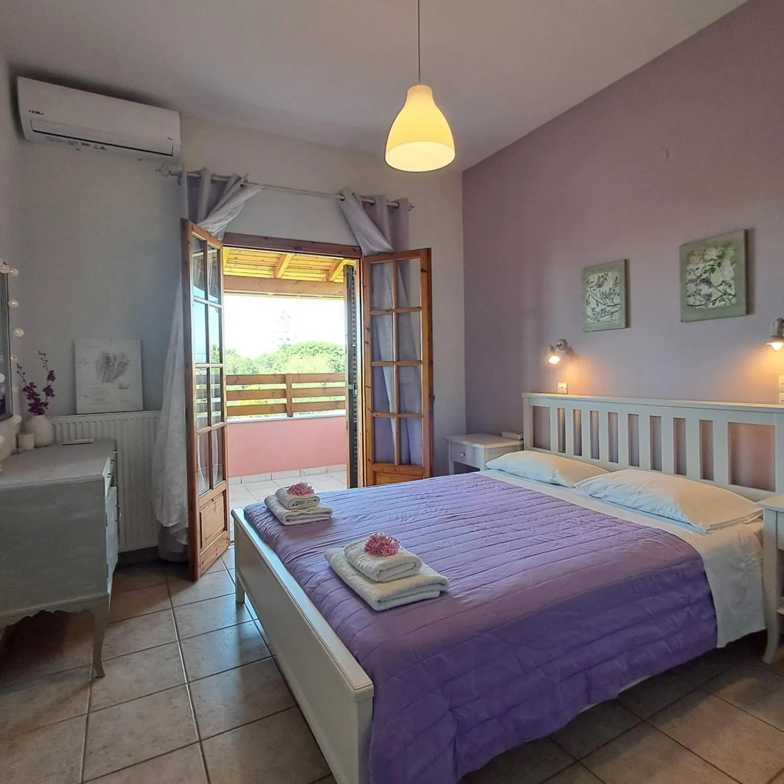 Bedroom, Bed in Olga's Garden Apartments