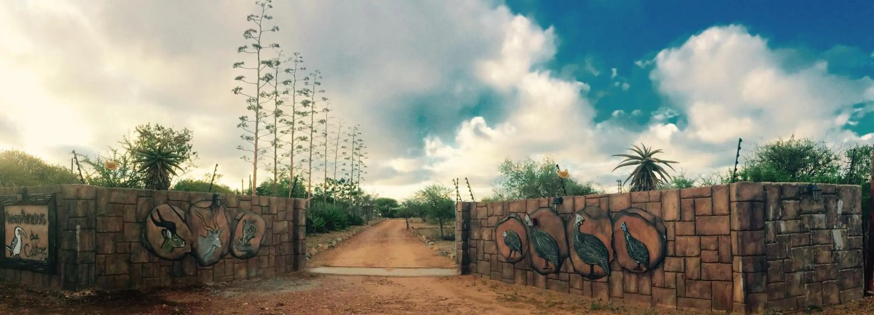 Facade/entrance in Klein Paradys Lodge - Polokwane