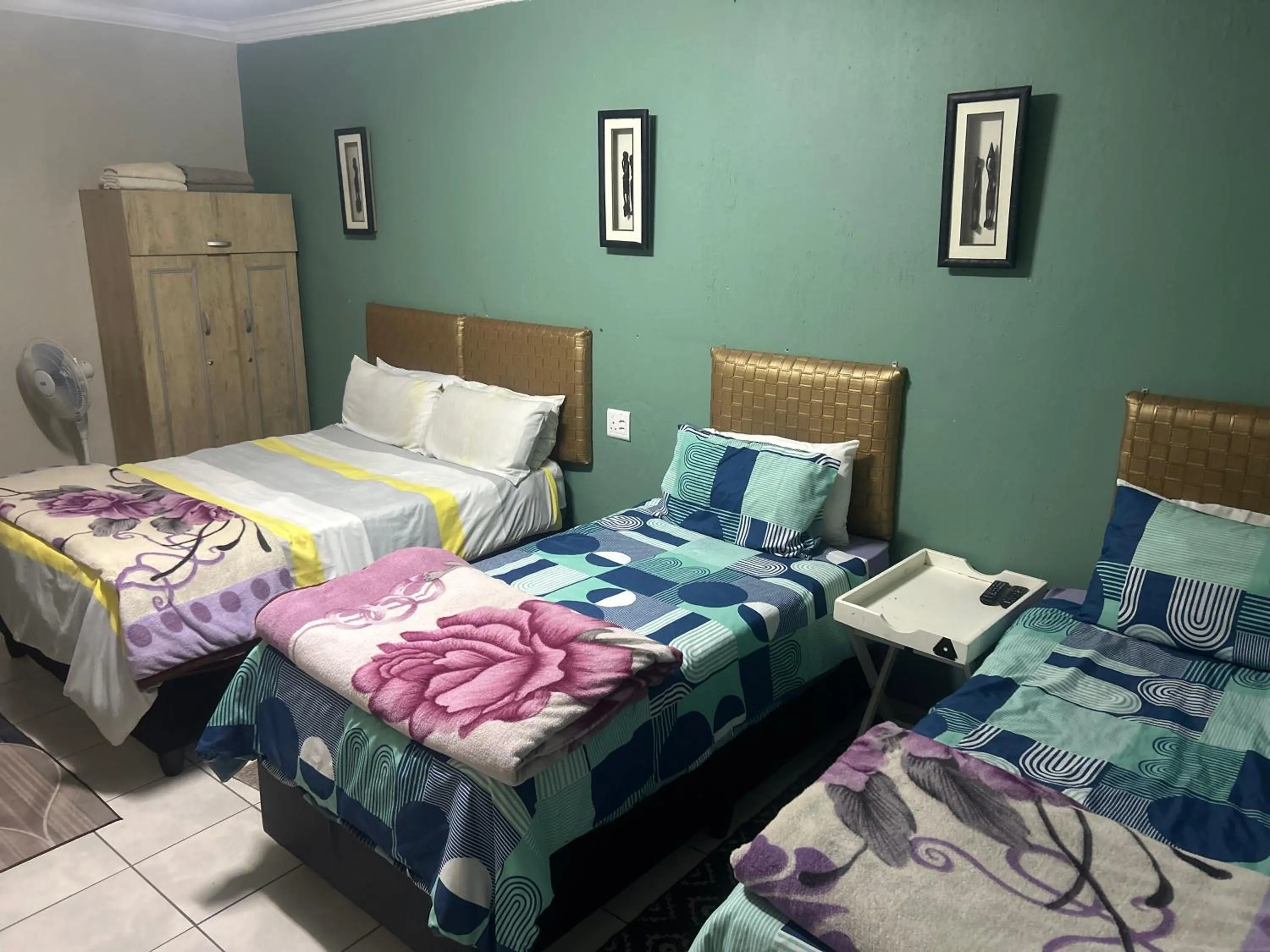 Bed in Klein Paradys Lodge - Polokwane