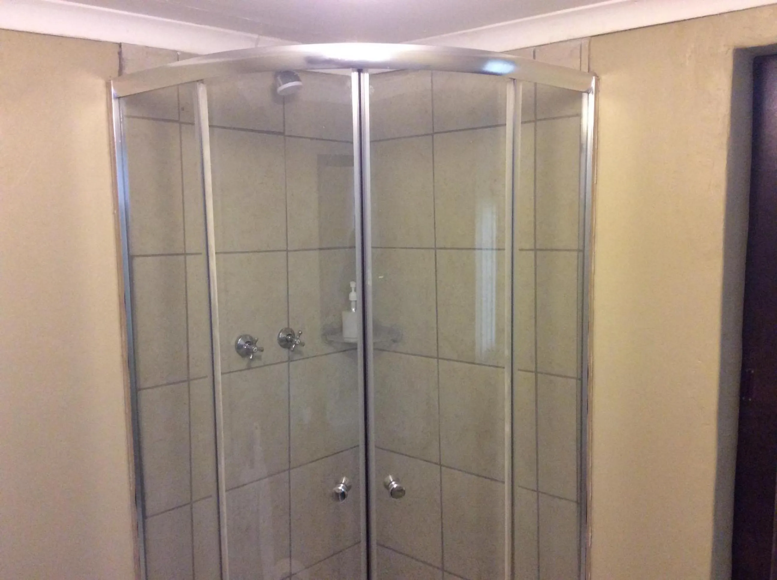 Bathroom in Klein Paradys Lodge - Polokwane