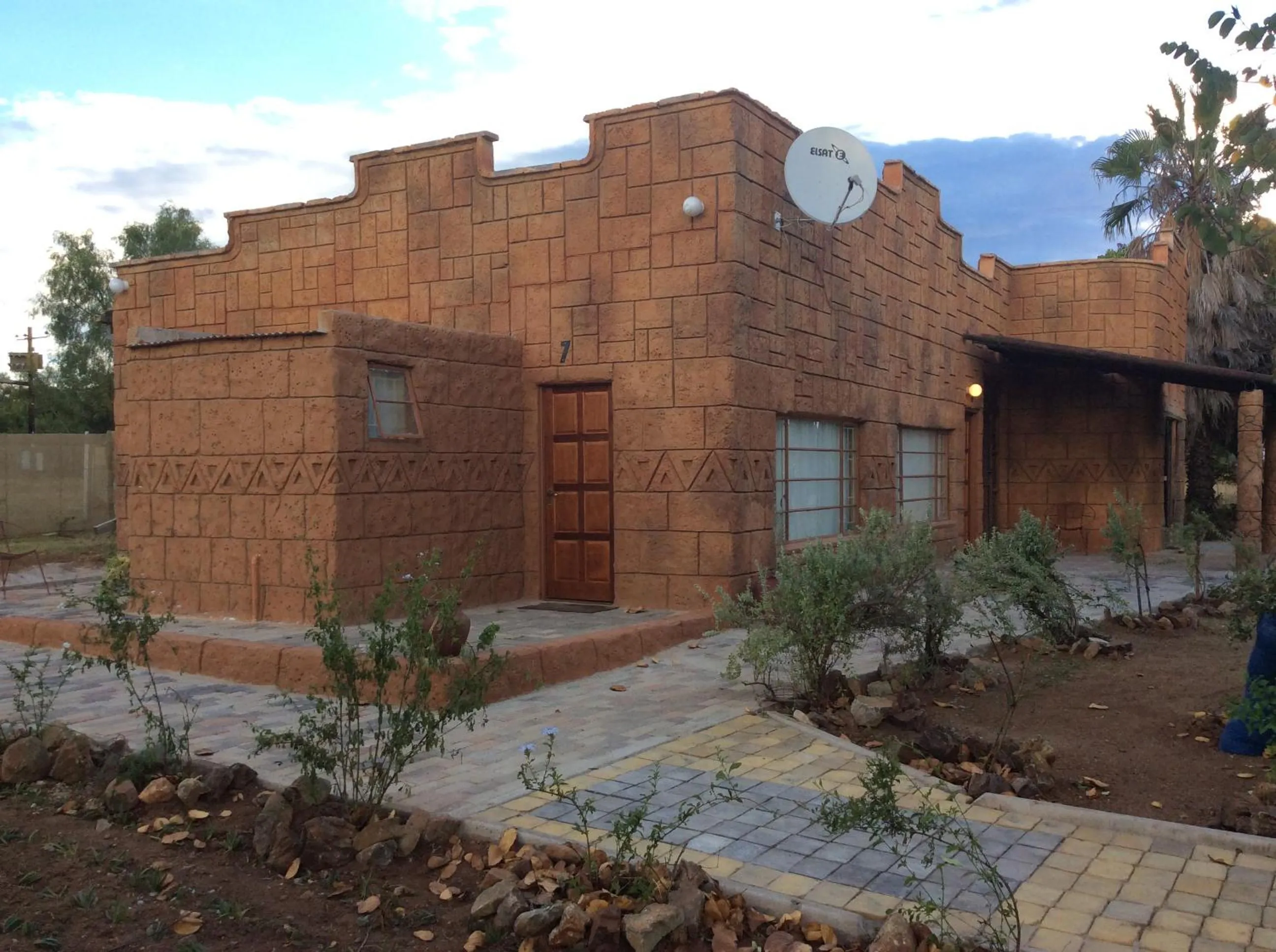 Facade/entrance in Klein Paradys Lodge - Polokwane