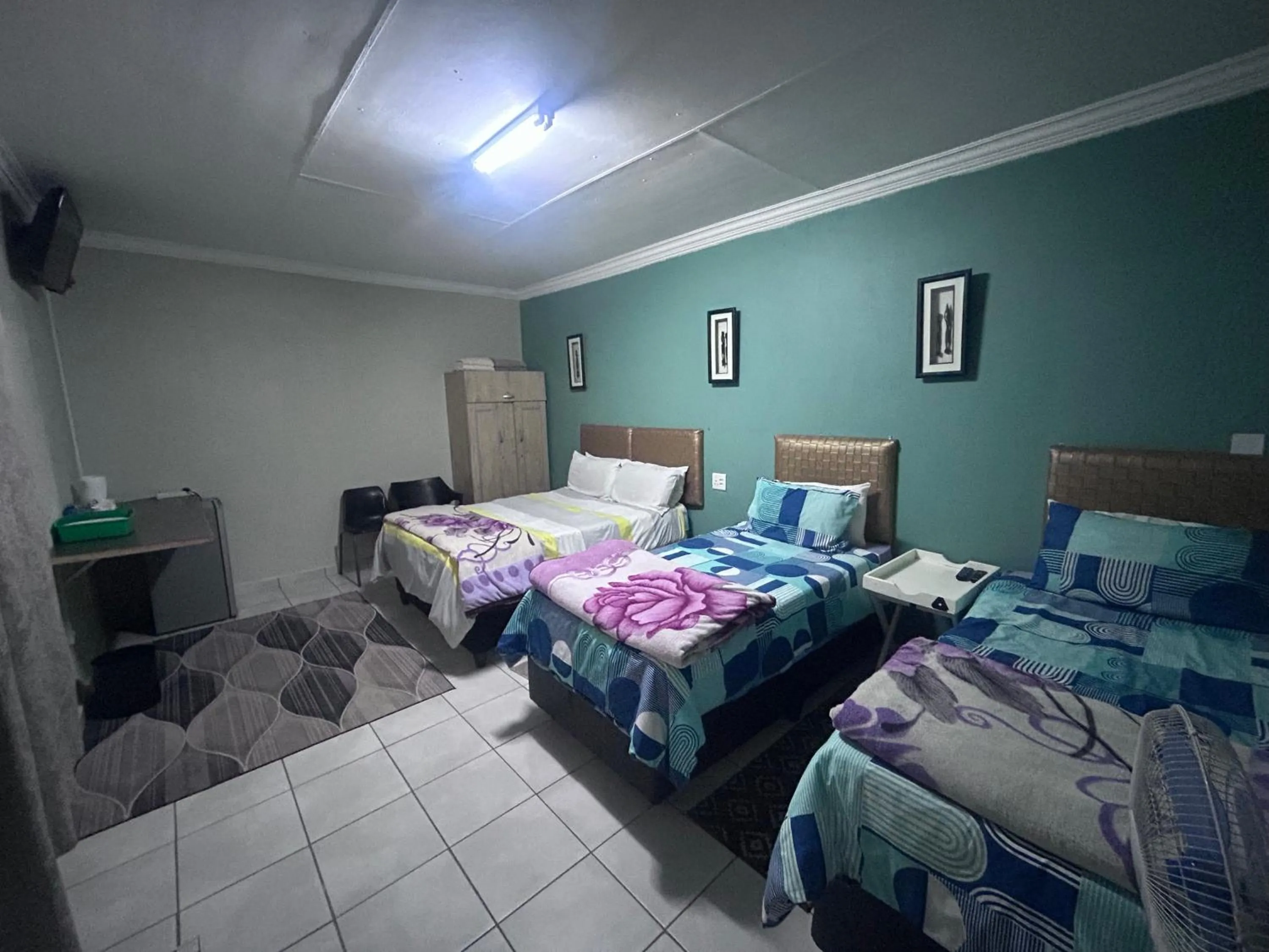 Bed in Klein Paradys Lodge - Polokwane