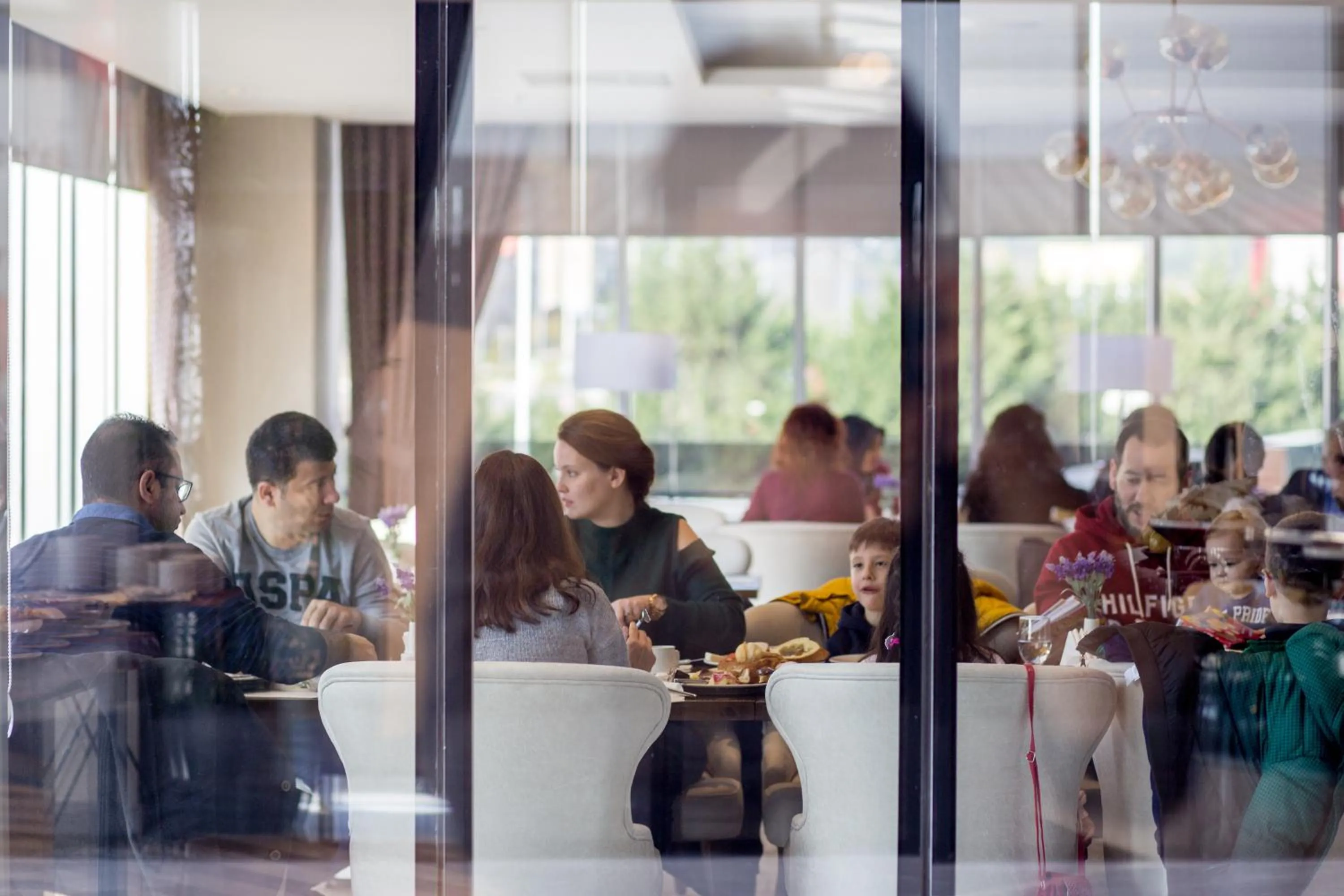 Restaurant/places to eat in Willmont Hotel