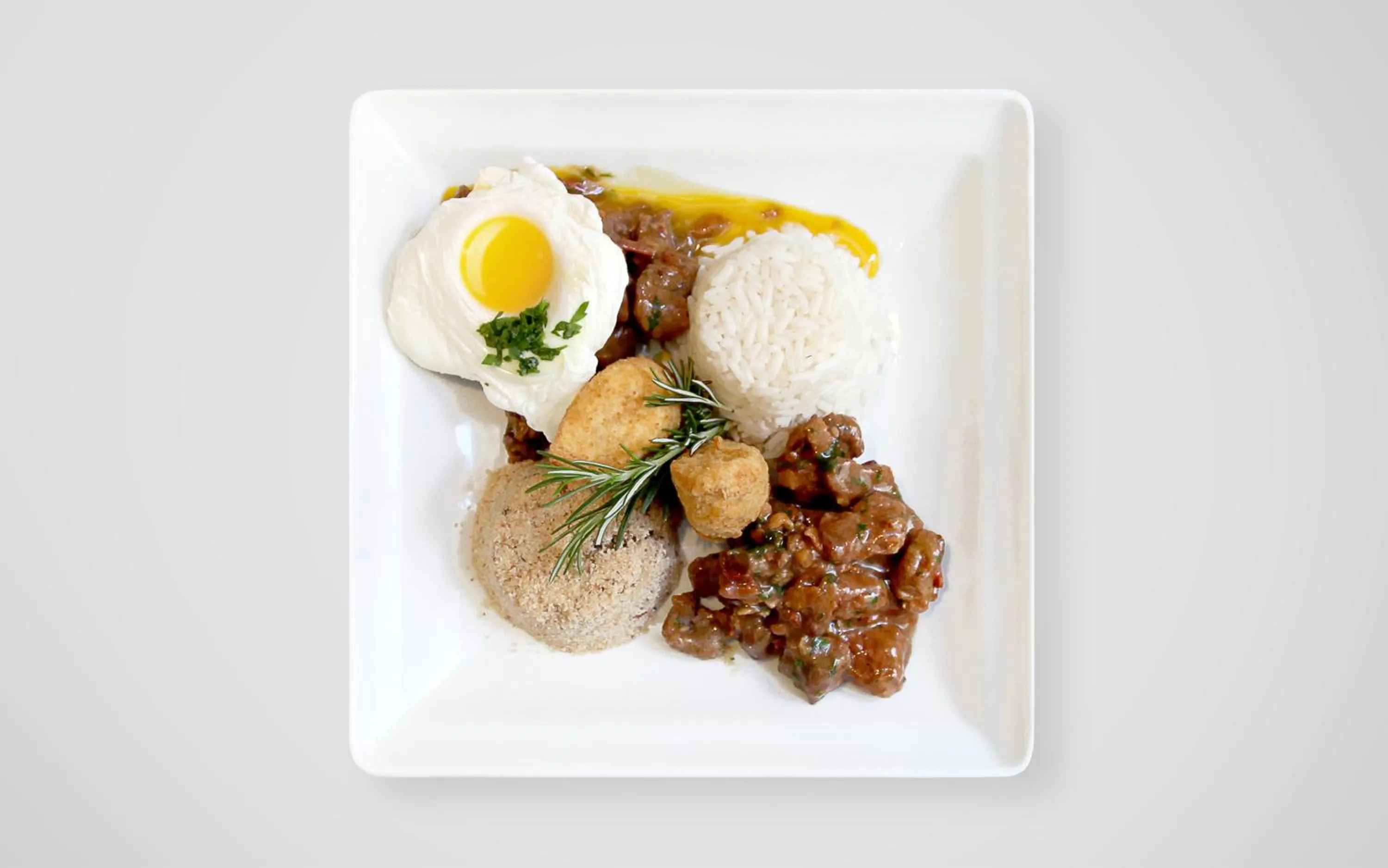 Lunch in Mengo Palace Hotel