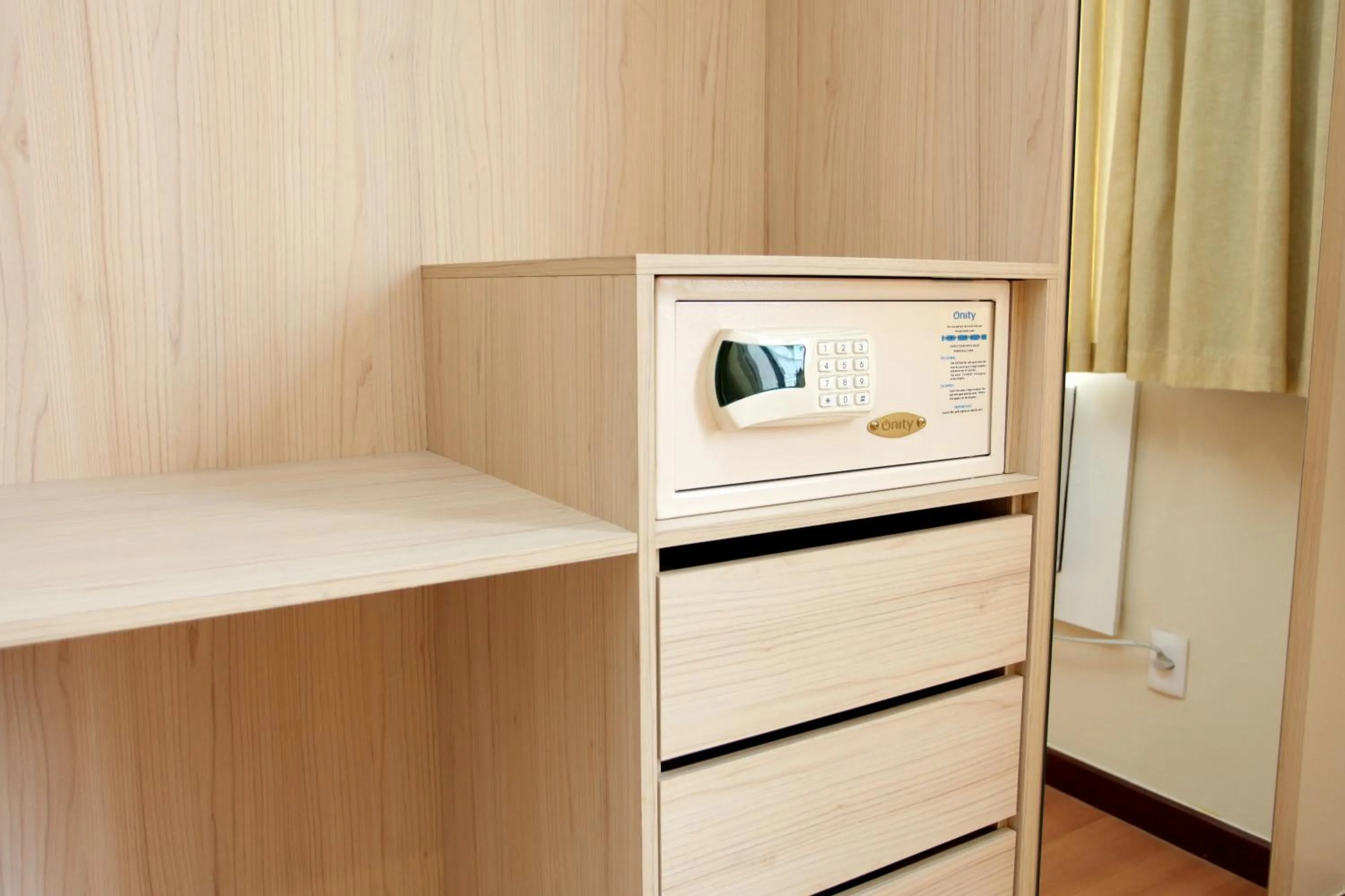 minibar in Mengo Palace Hotel