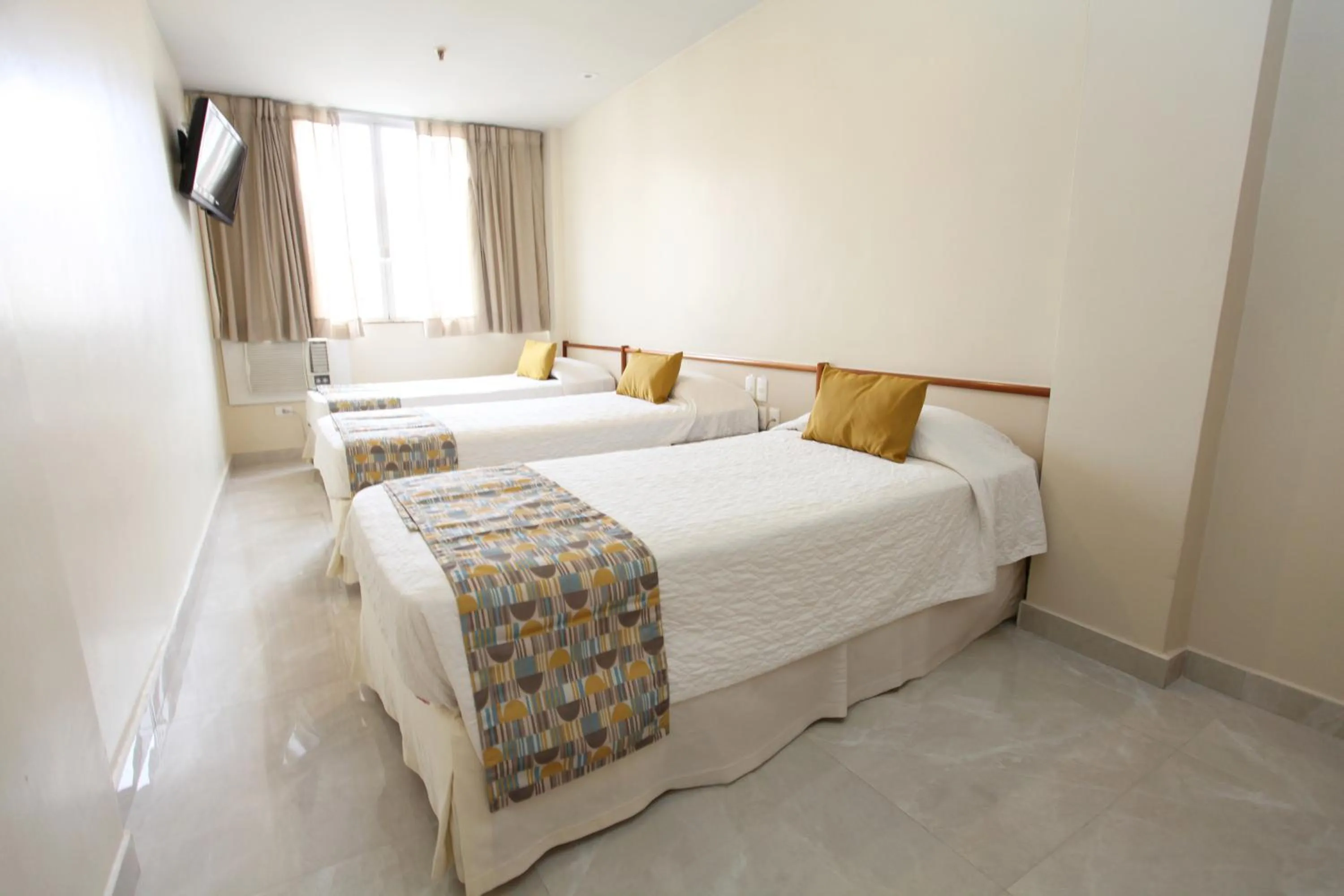 Bed in Mengo Palace Hotel