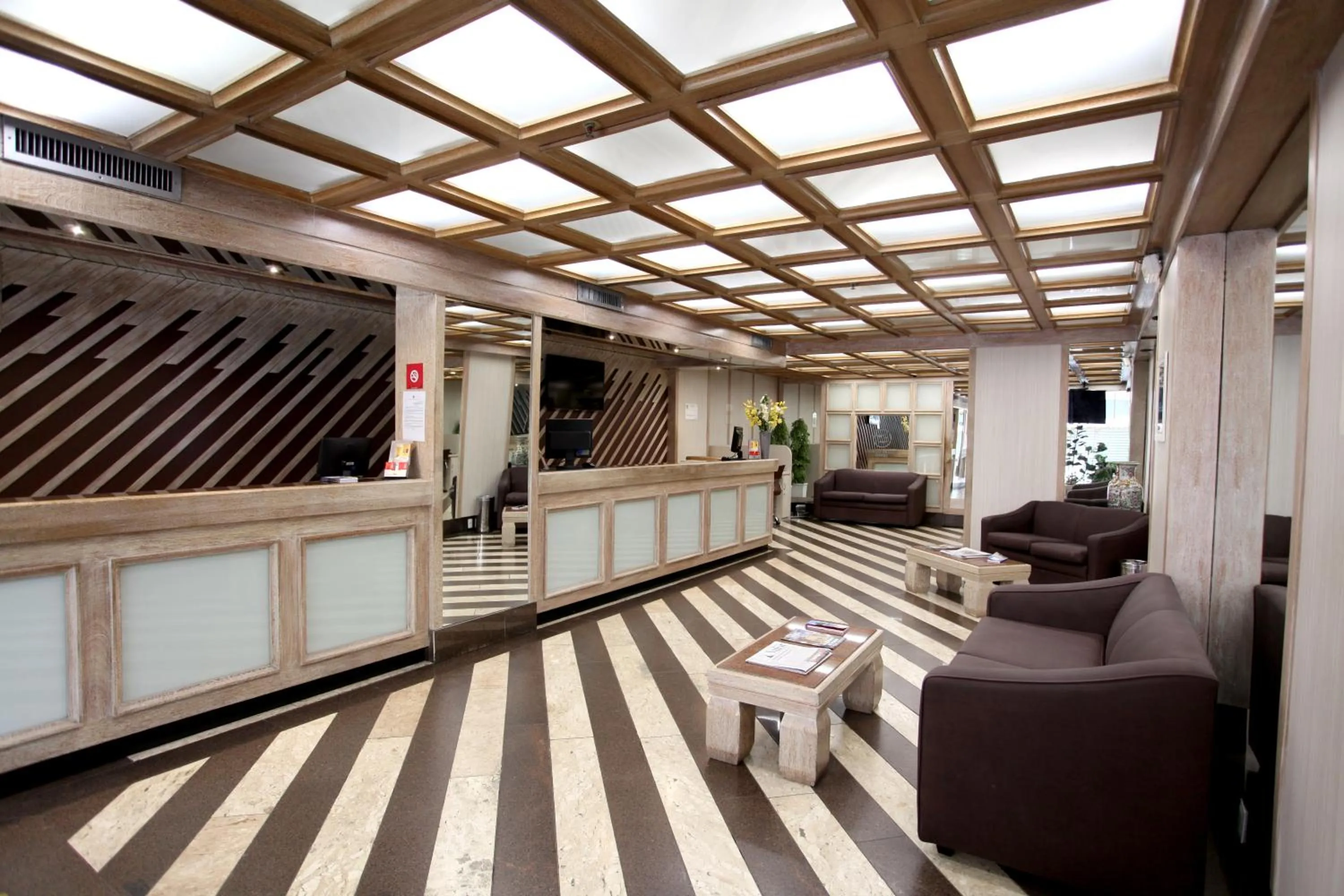 Lobby or reception in Mengo Palace Hotel