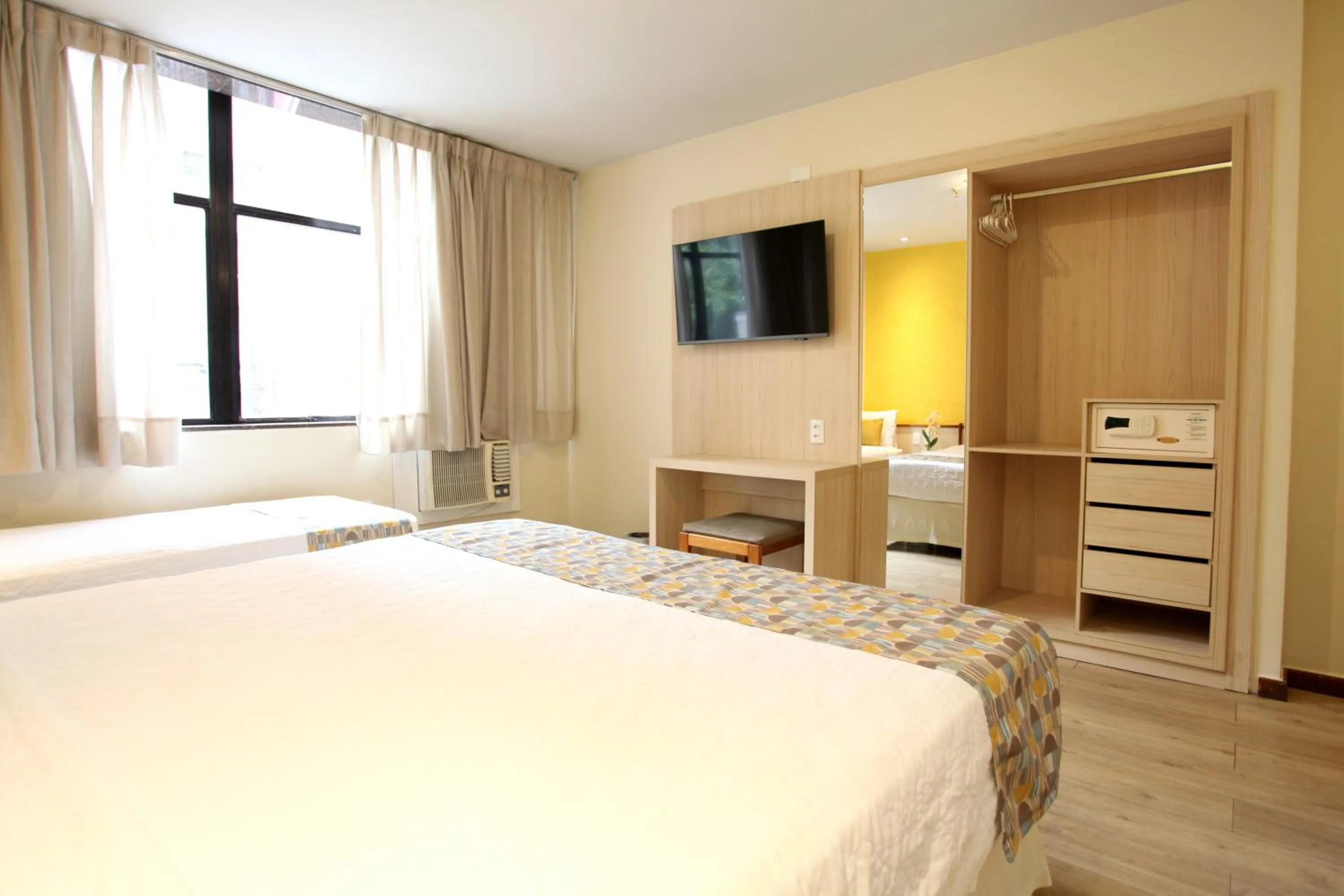 Bed in Mengo Palace Hotel