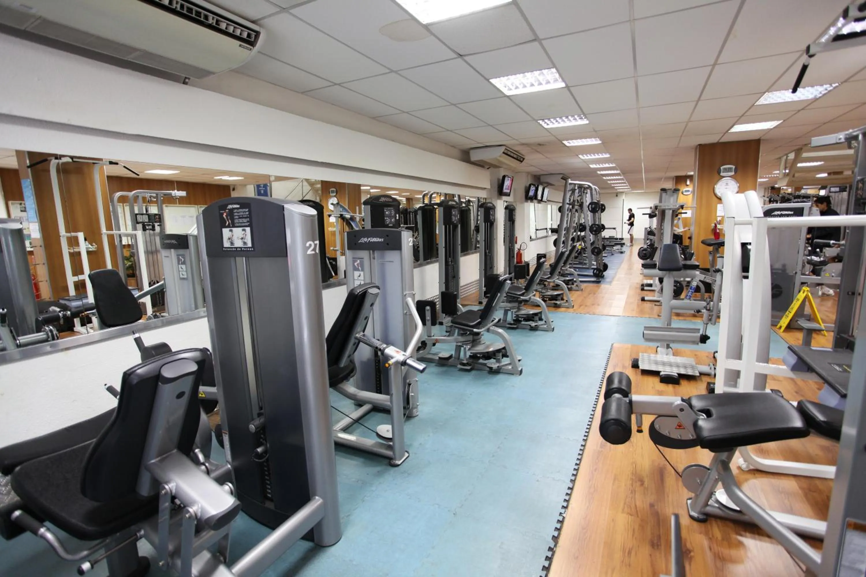 Fitness centre/facilities in Mengo Palace Hotel