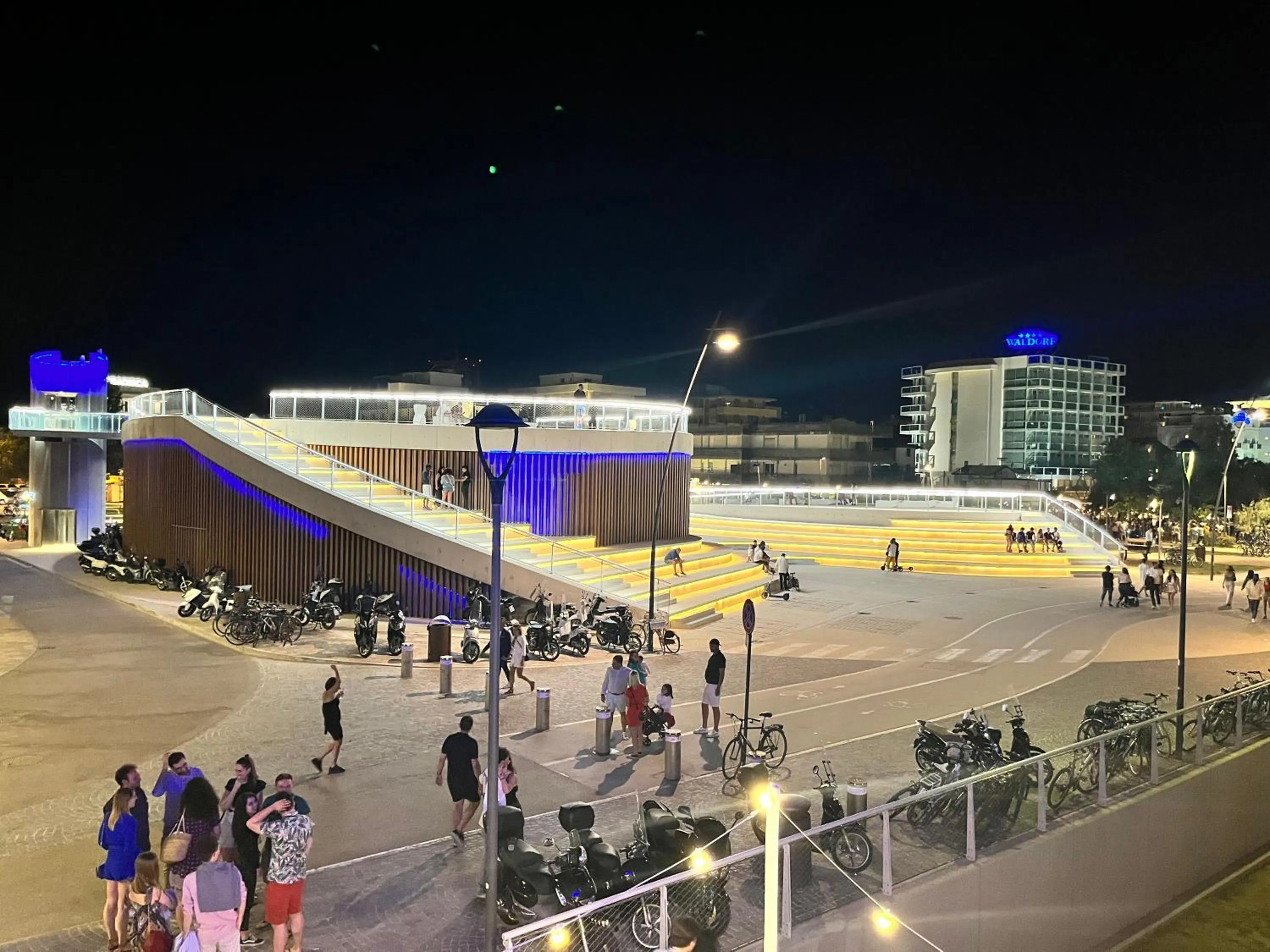 Quiet street view in Hotel Columbia Frontemare