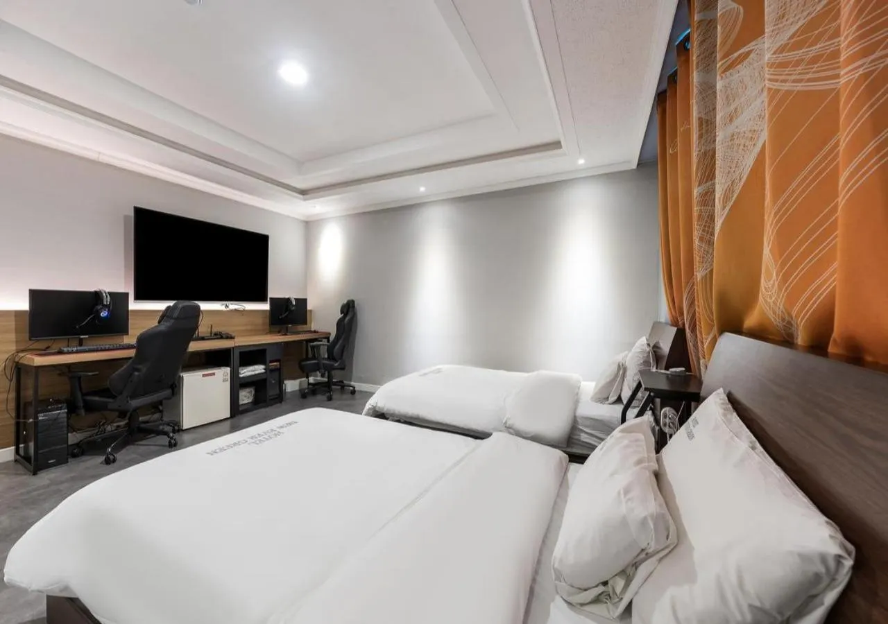 Bedroom in Mokpo New Evergreen Hotel