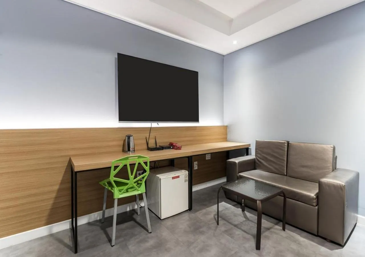 Bedroom in Mokpo New Evergreen Hotel