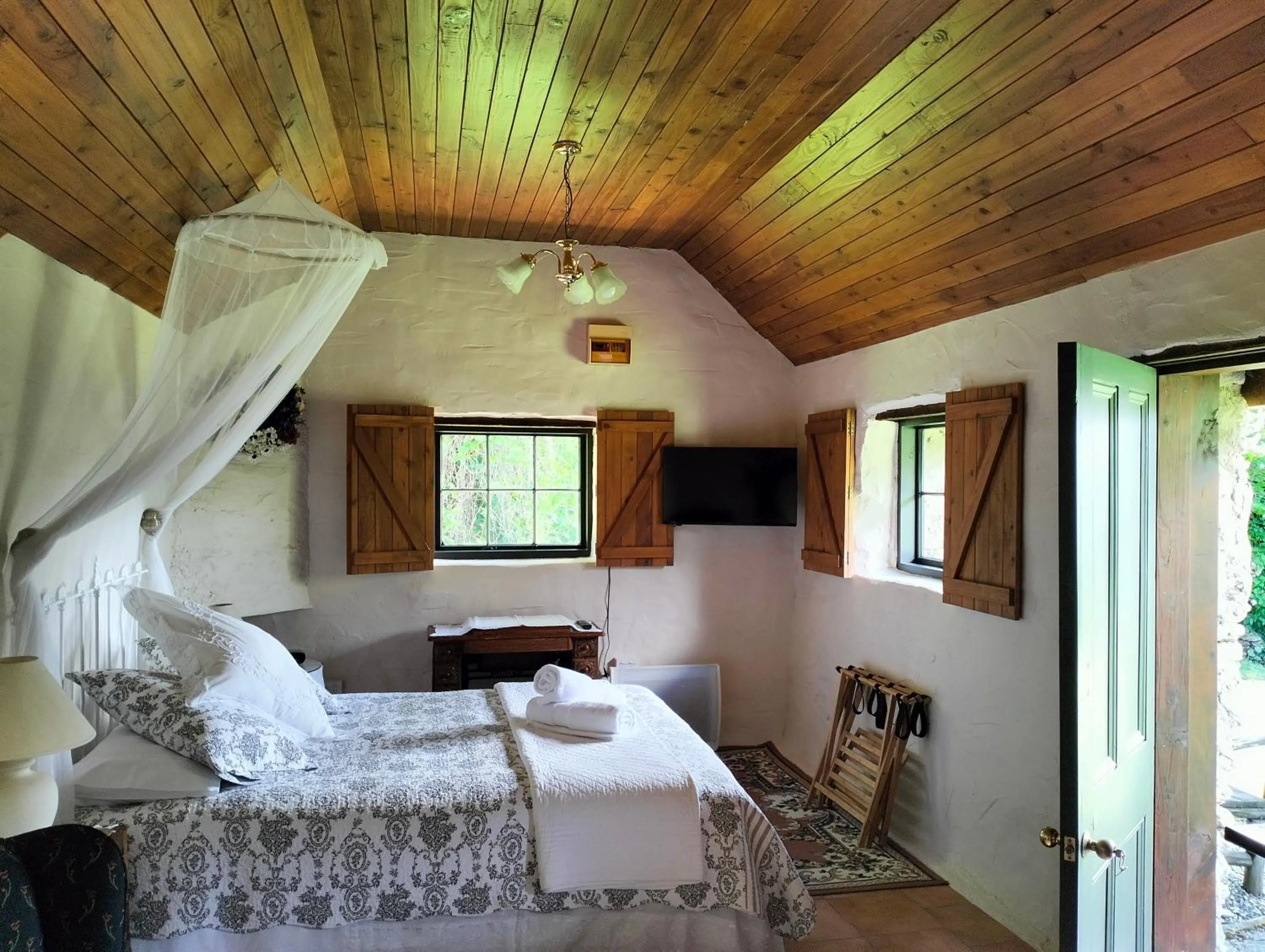 Bed in Queensberry Inn