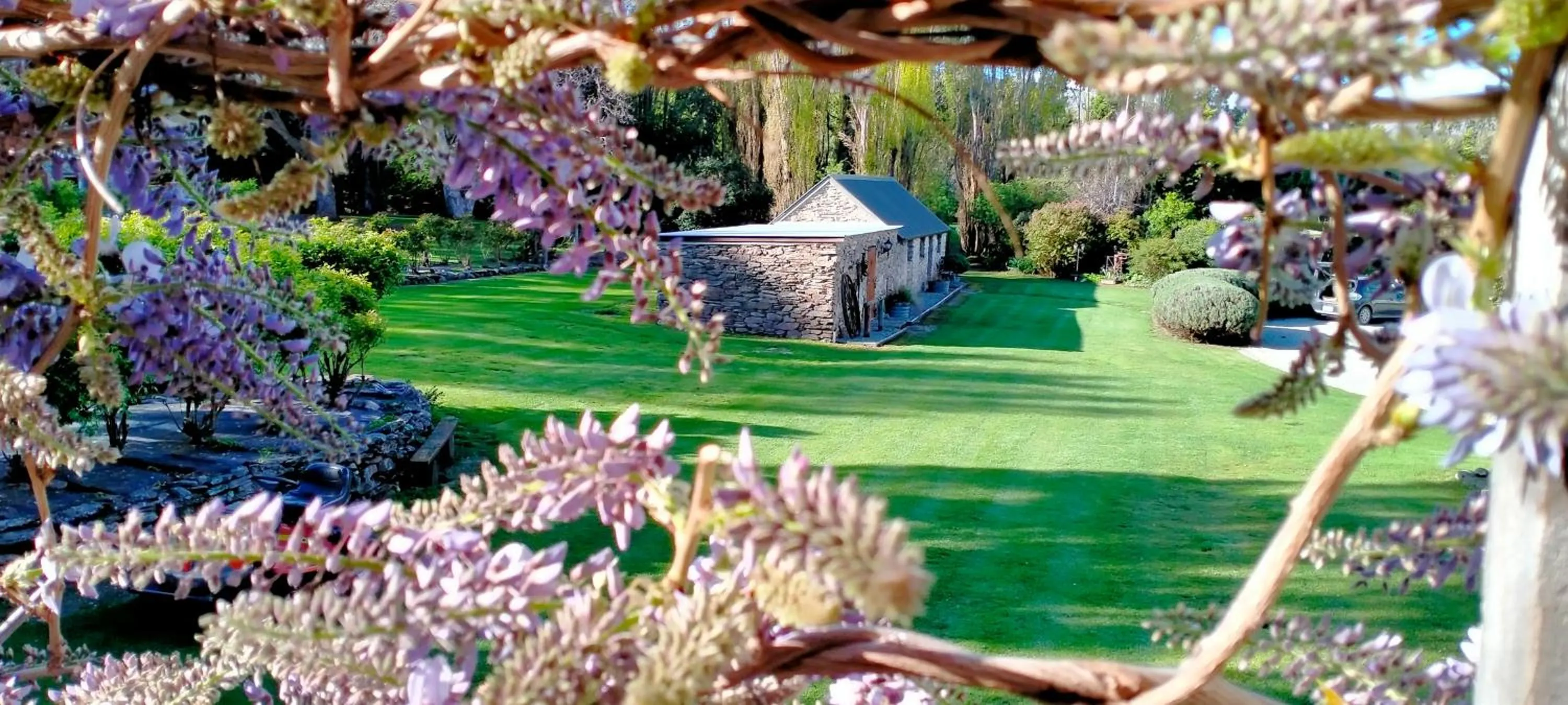 Spring in Queensberry Inn