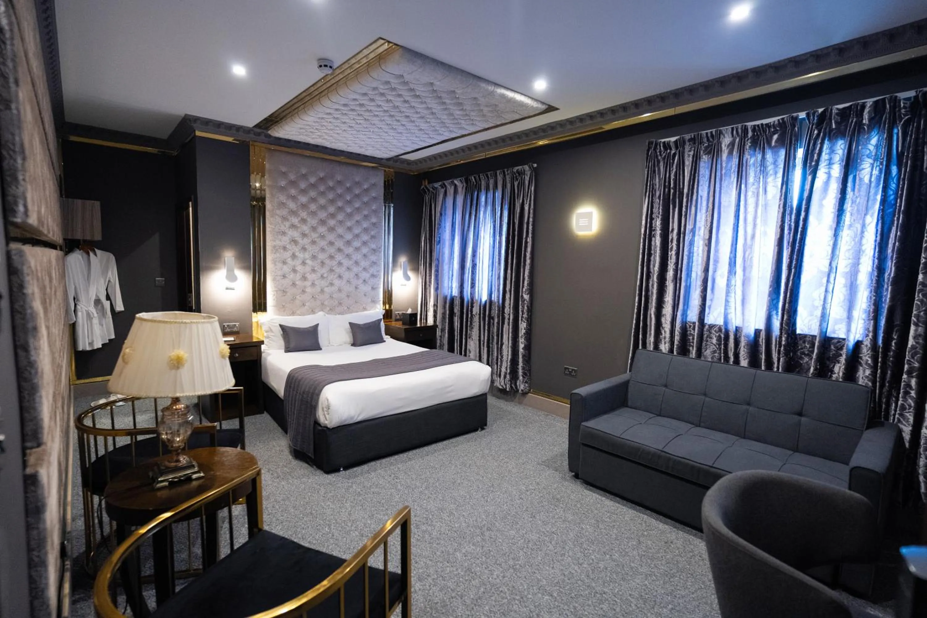 Bed in Grand Sapphire Hotel & Banqueting