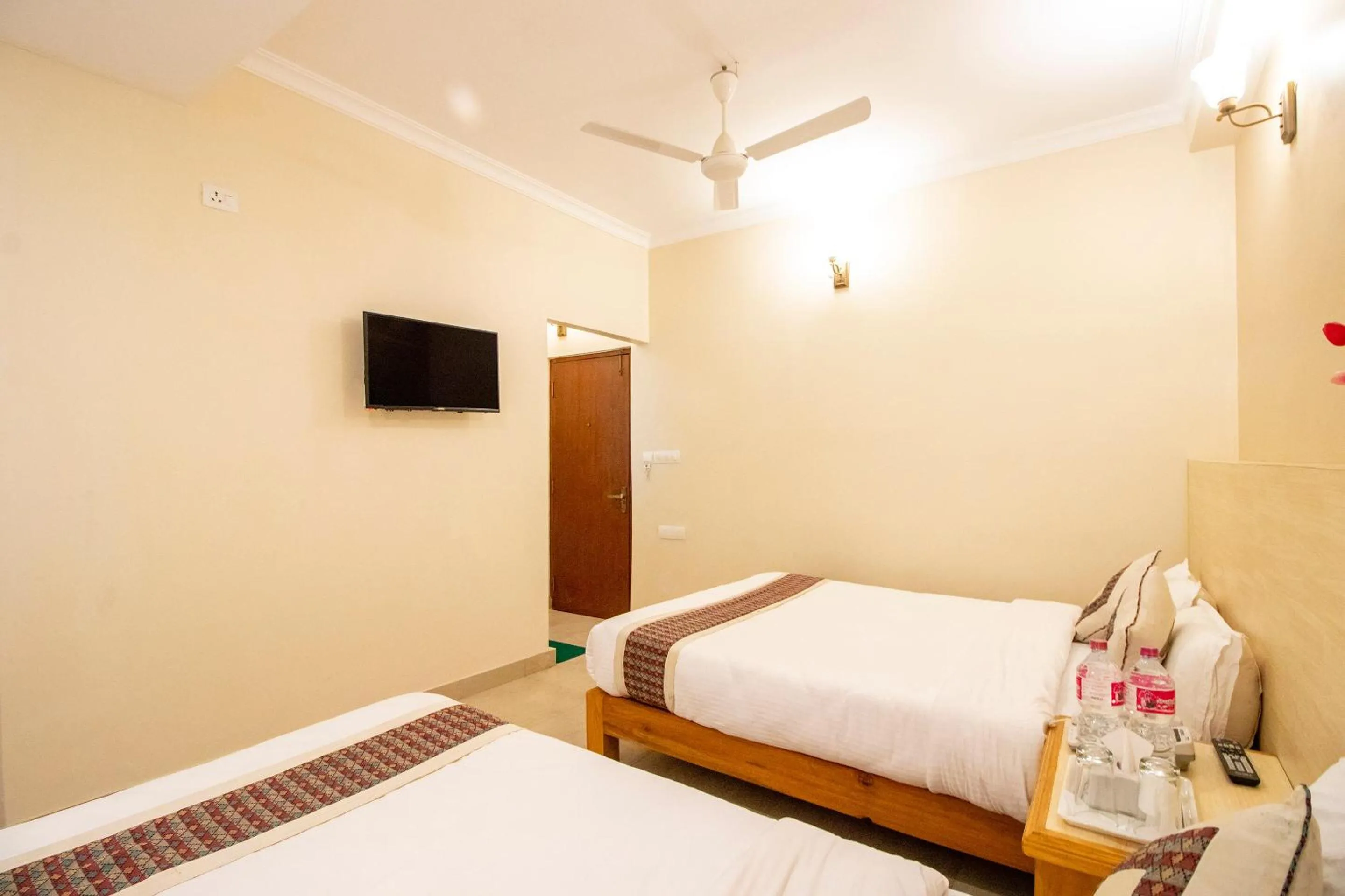 Bedroom, Bed in OYO 254 White House Inn