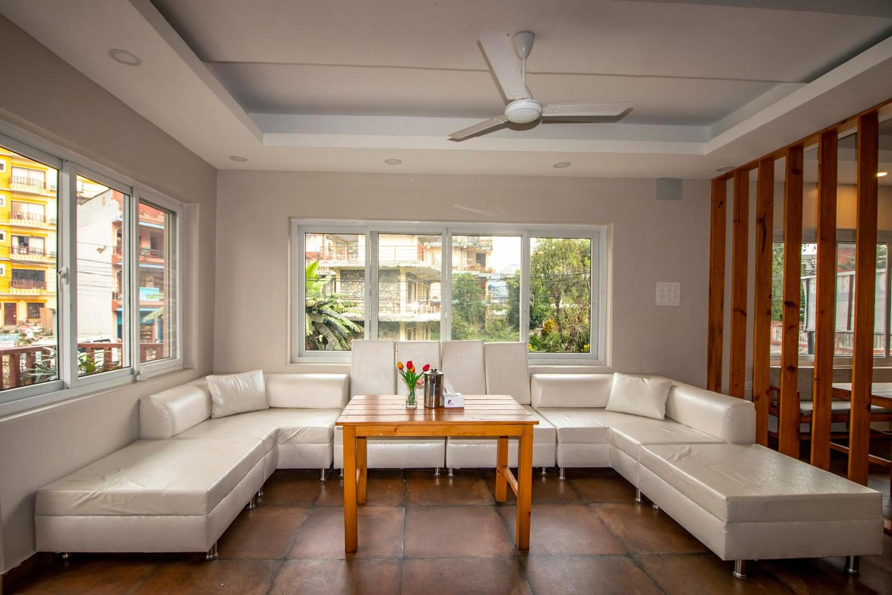 Lobby or reception in OYO 254 White House Inn