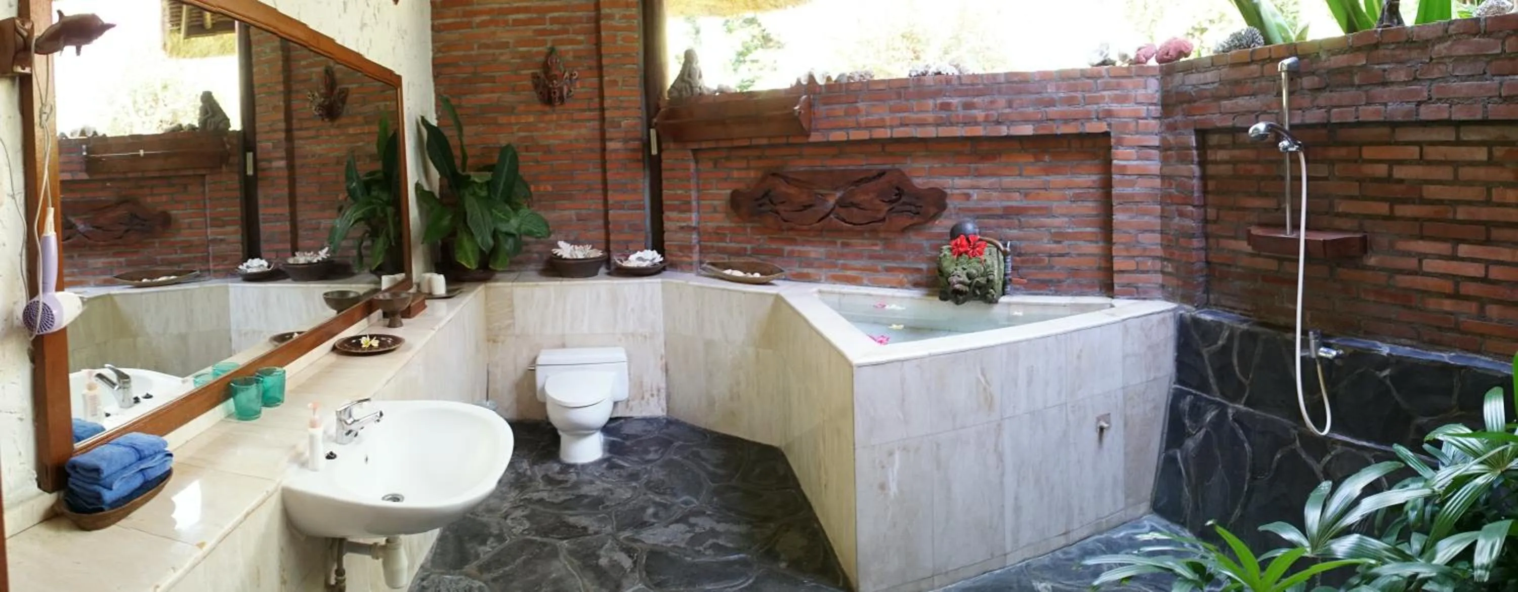 Bathroom in Ciliks Beach Garden