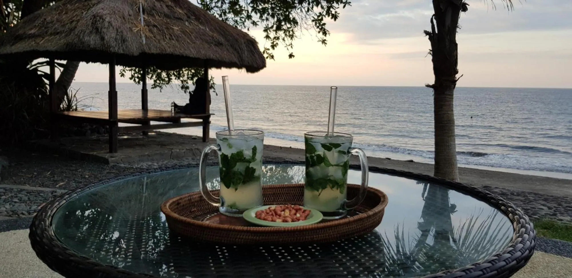 Alcoholic drinks in Ciliks Beach Garden