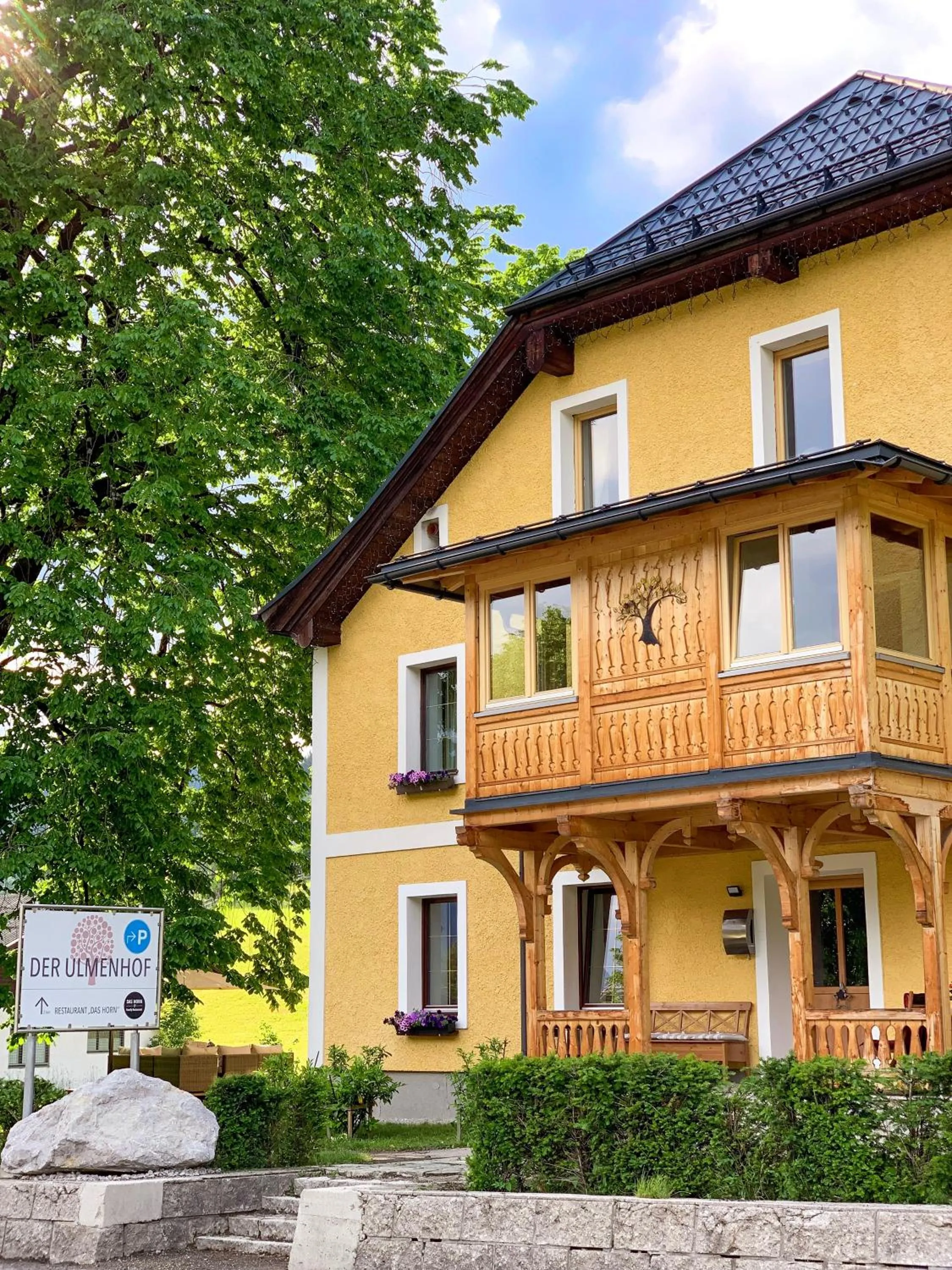 Facade/entrance in Der Ulmenhof