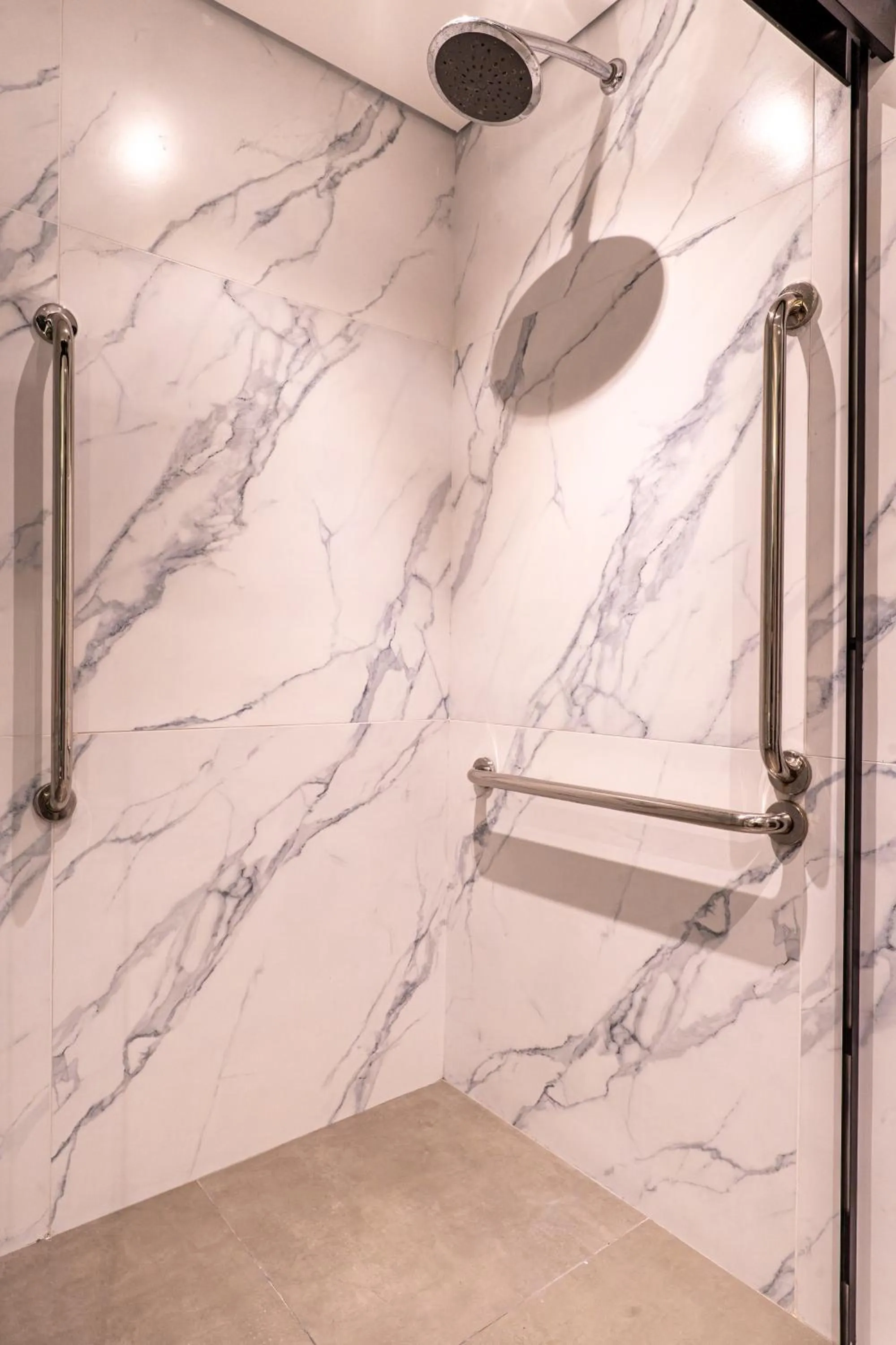 Shower in Intercity São Paulo Paulista