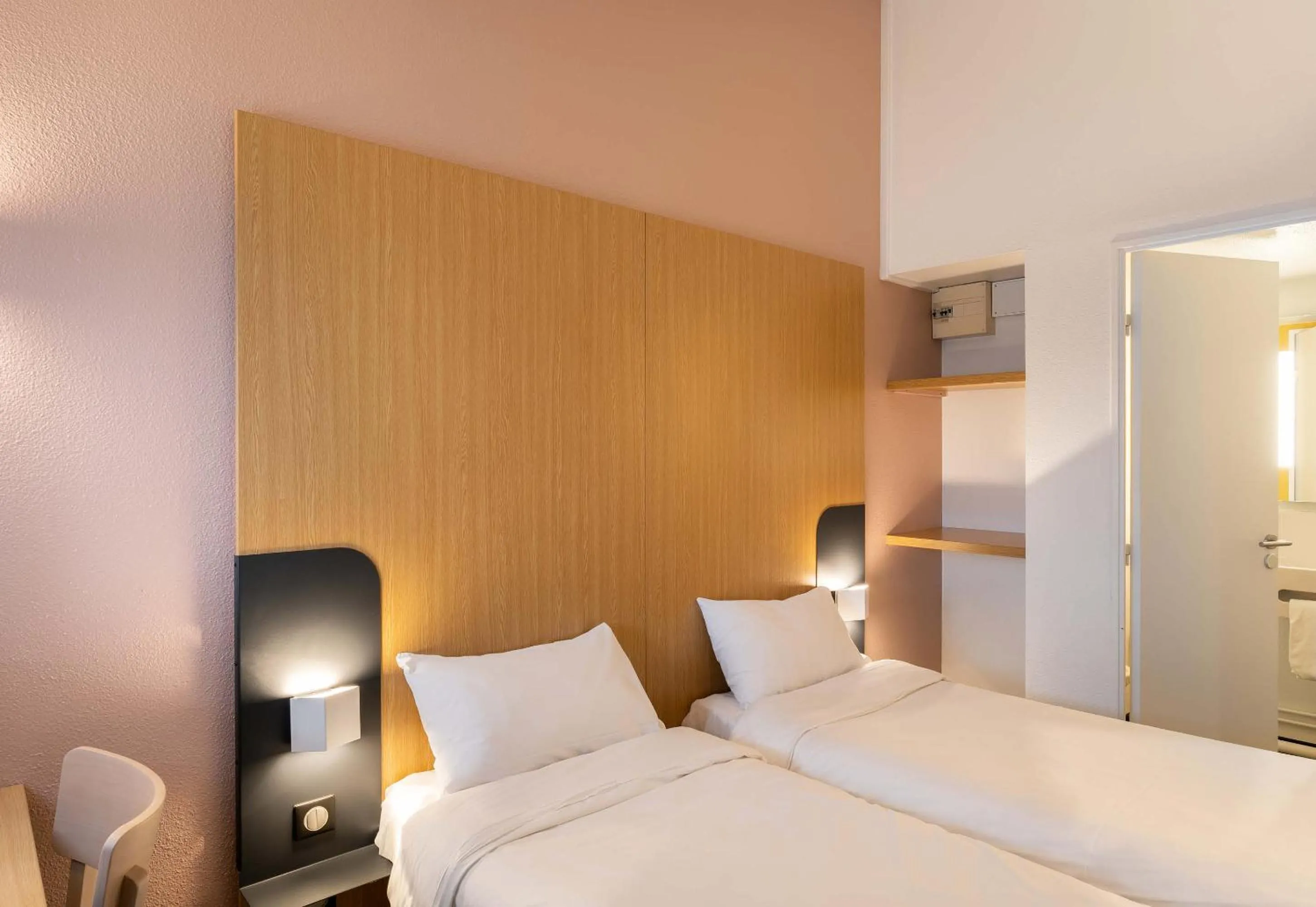 Bedroom, Bed in B&B HOTEL Vannes Est Golfe du Morbihan