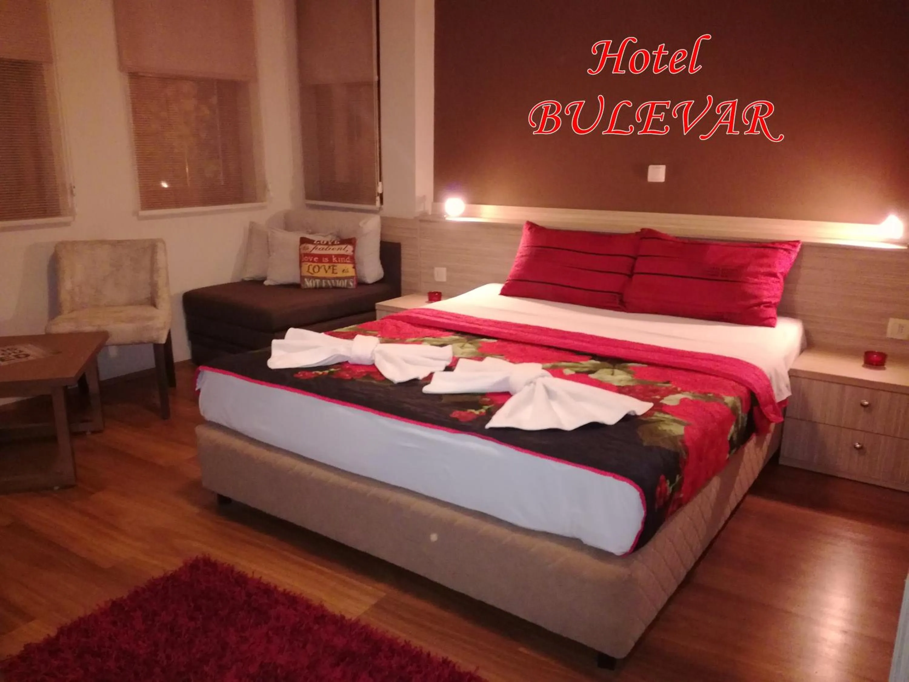 Night, Bed in Hotel Bulevar