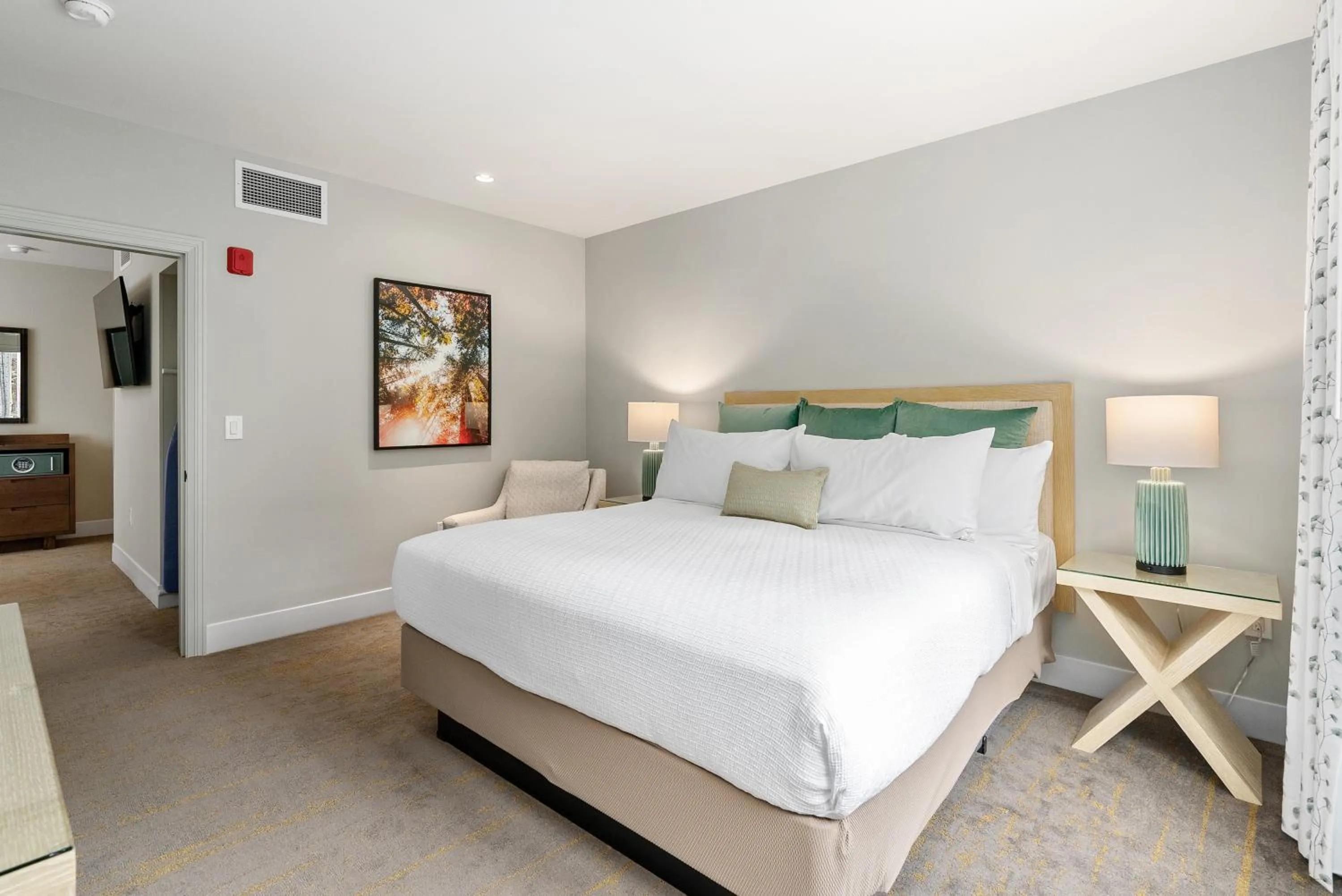 Bed in Avila Village Inn