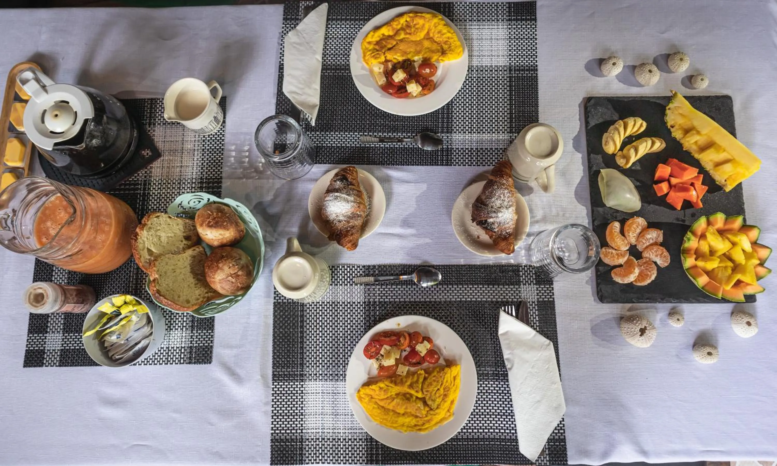 Breakfast in The Green Jungle & Tree House Caribe