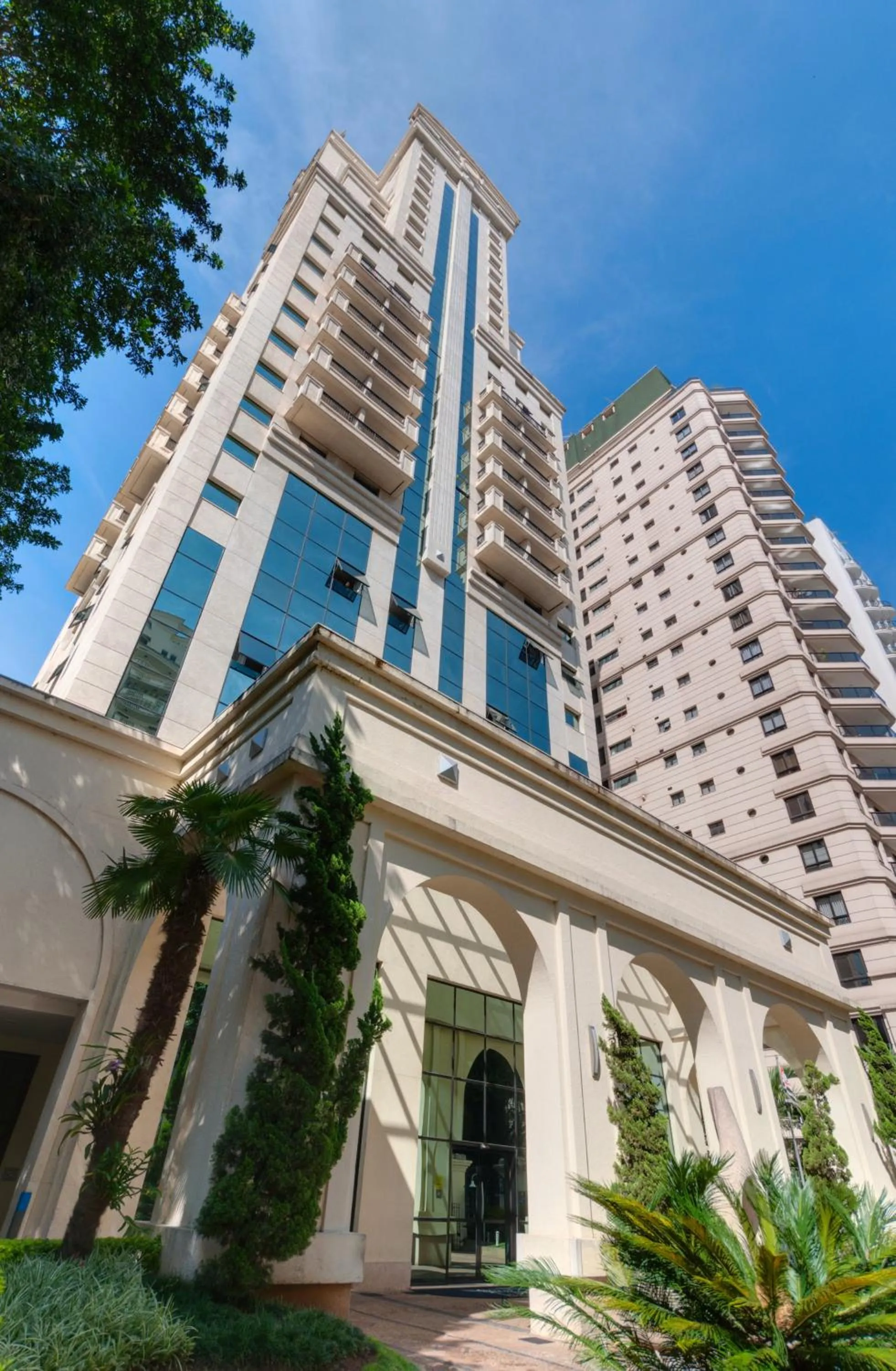 Facade/entrance in INNSiDE by Meliá São Paulo Higienópolis