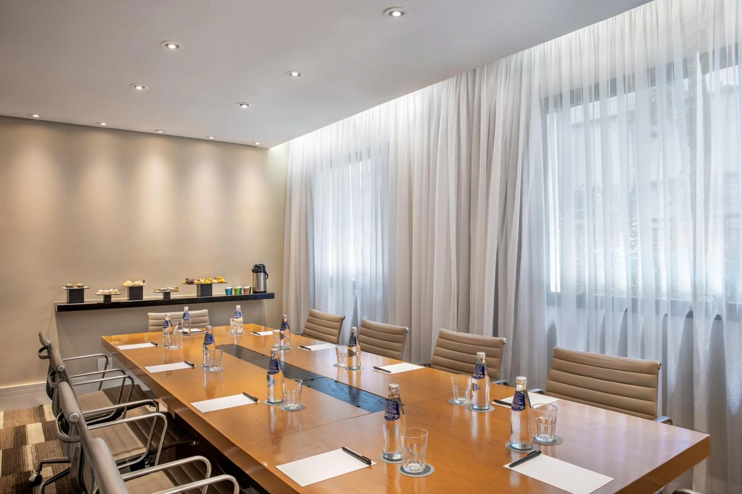 Meeting/conference room in INNSiDE by Meliá São Paulo Higienópolis