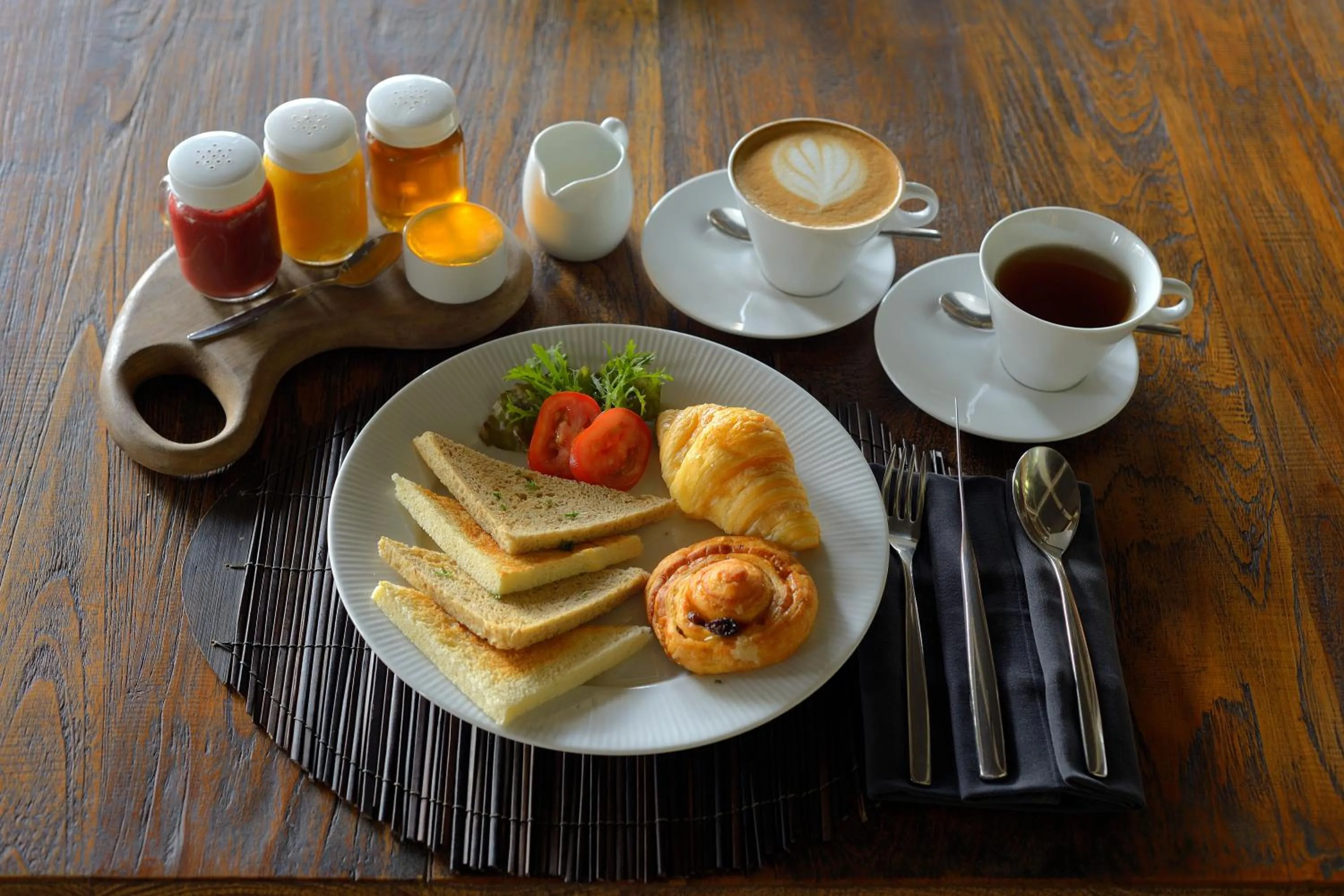 Continental breakfast in Suarti Boutique Village