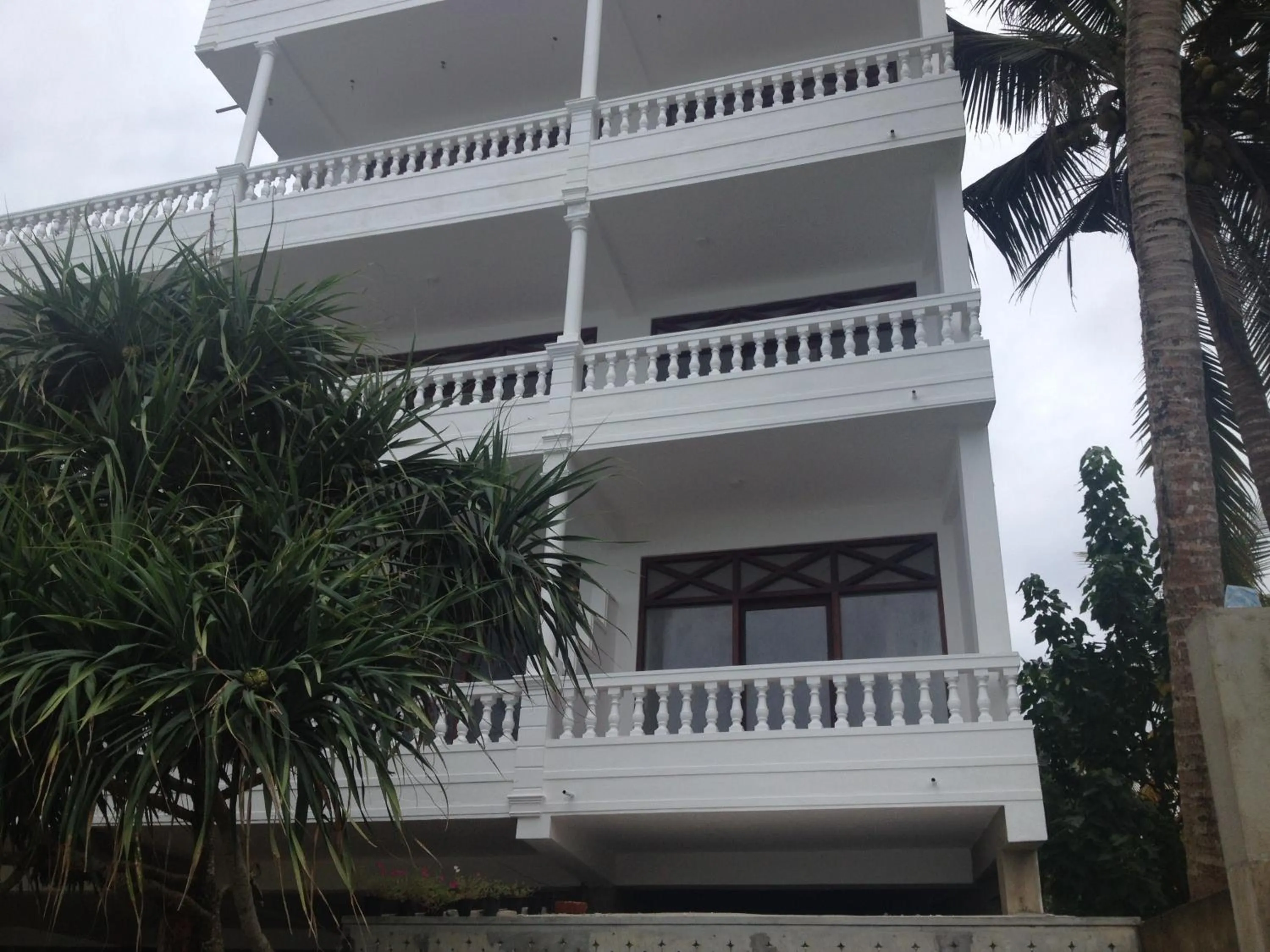 Property building in Mirissa Seastar