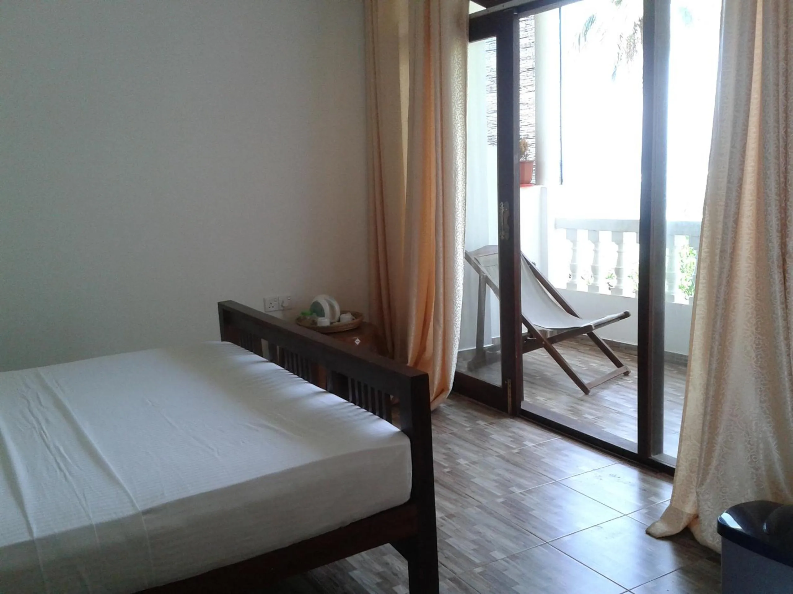 Day, Bed in Mirissa Seastar