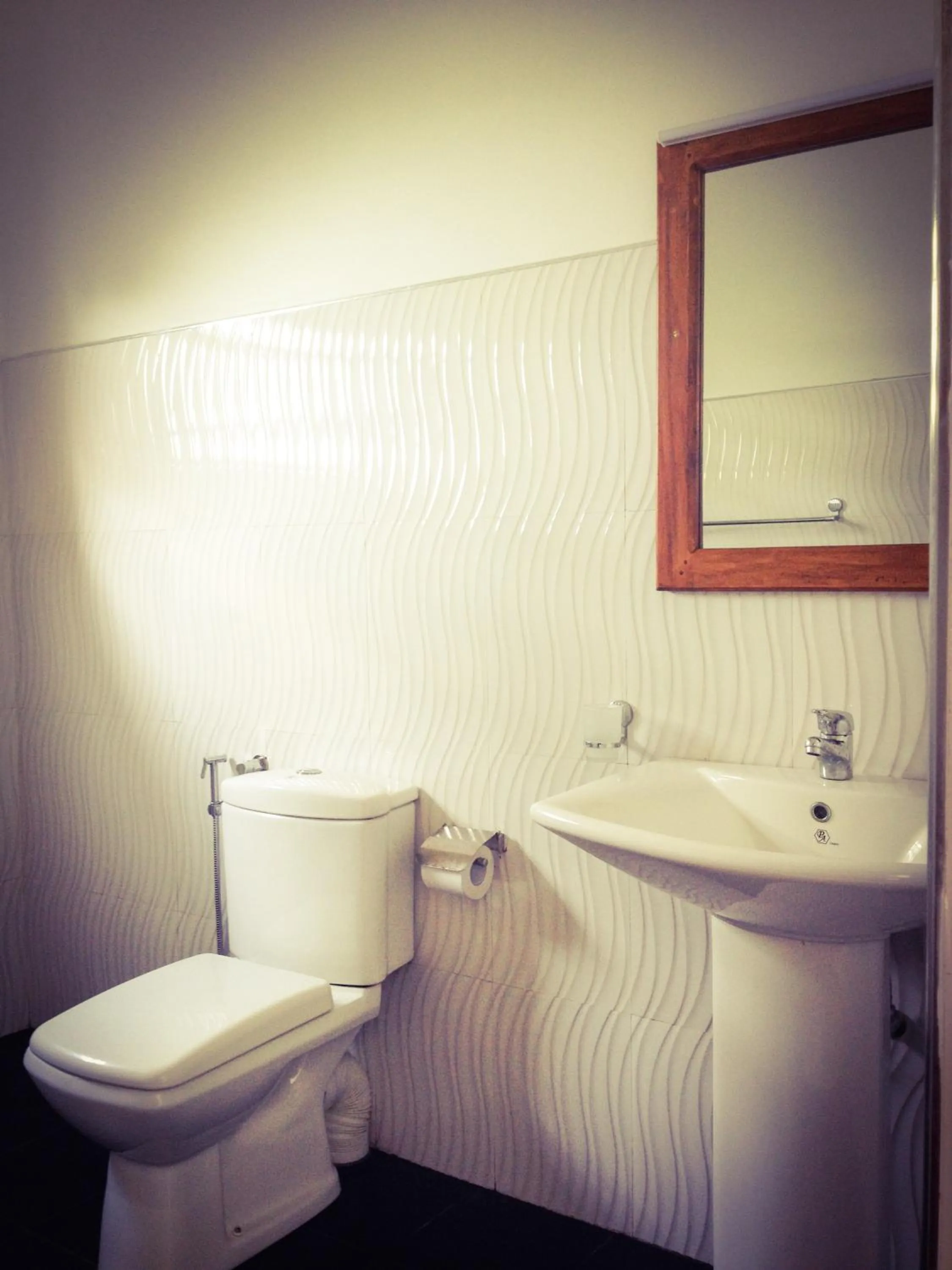 Bathroom in Mirissa Seastar